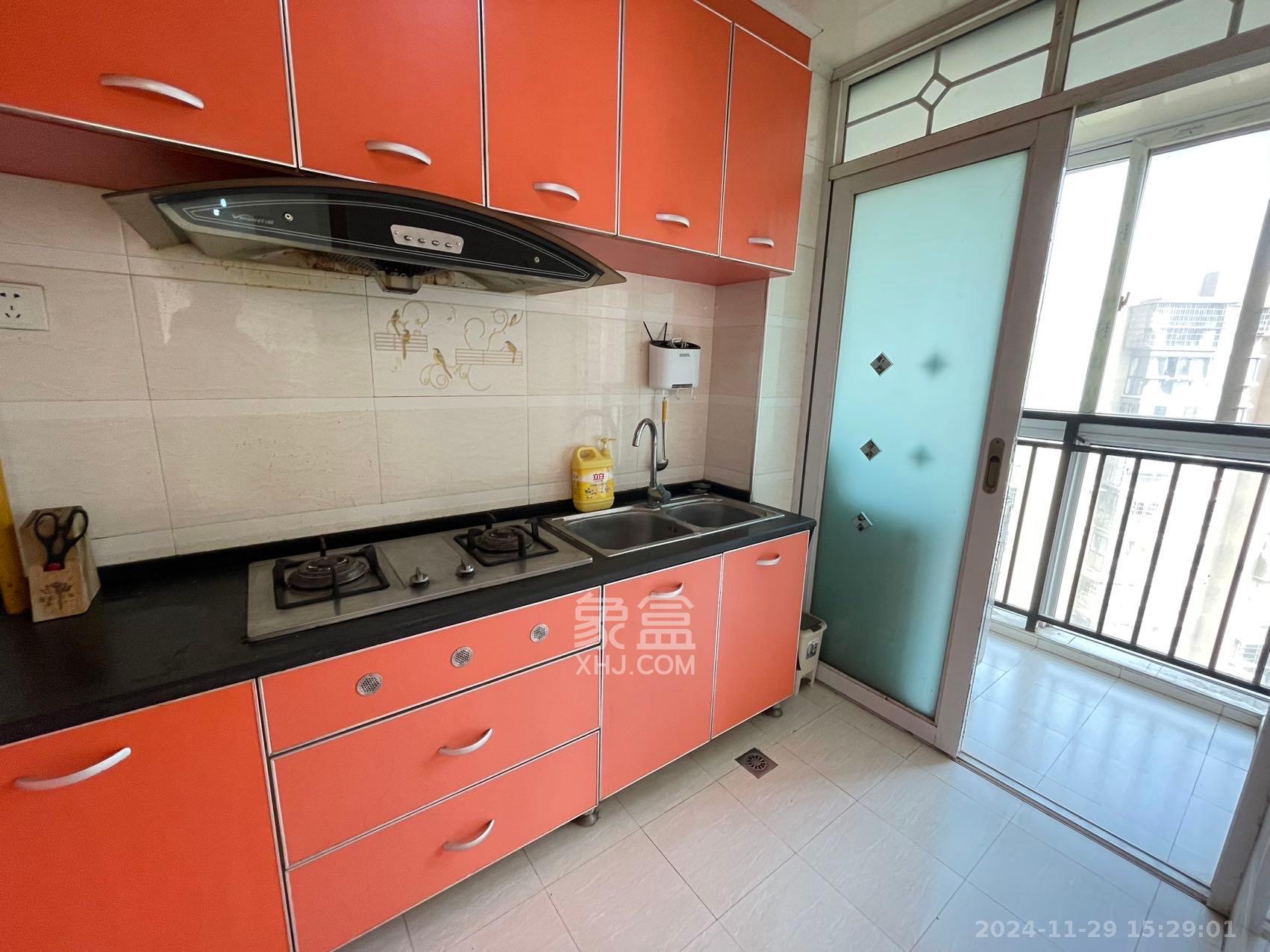 龙王港社区  2室1厅1卫    2400.0元/月室内图