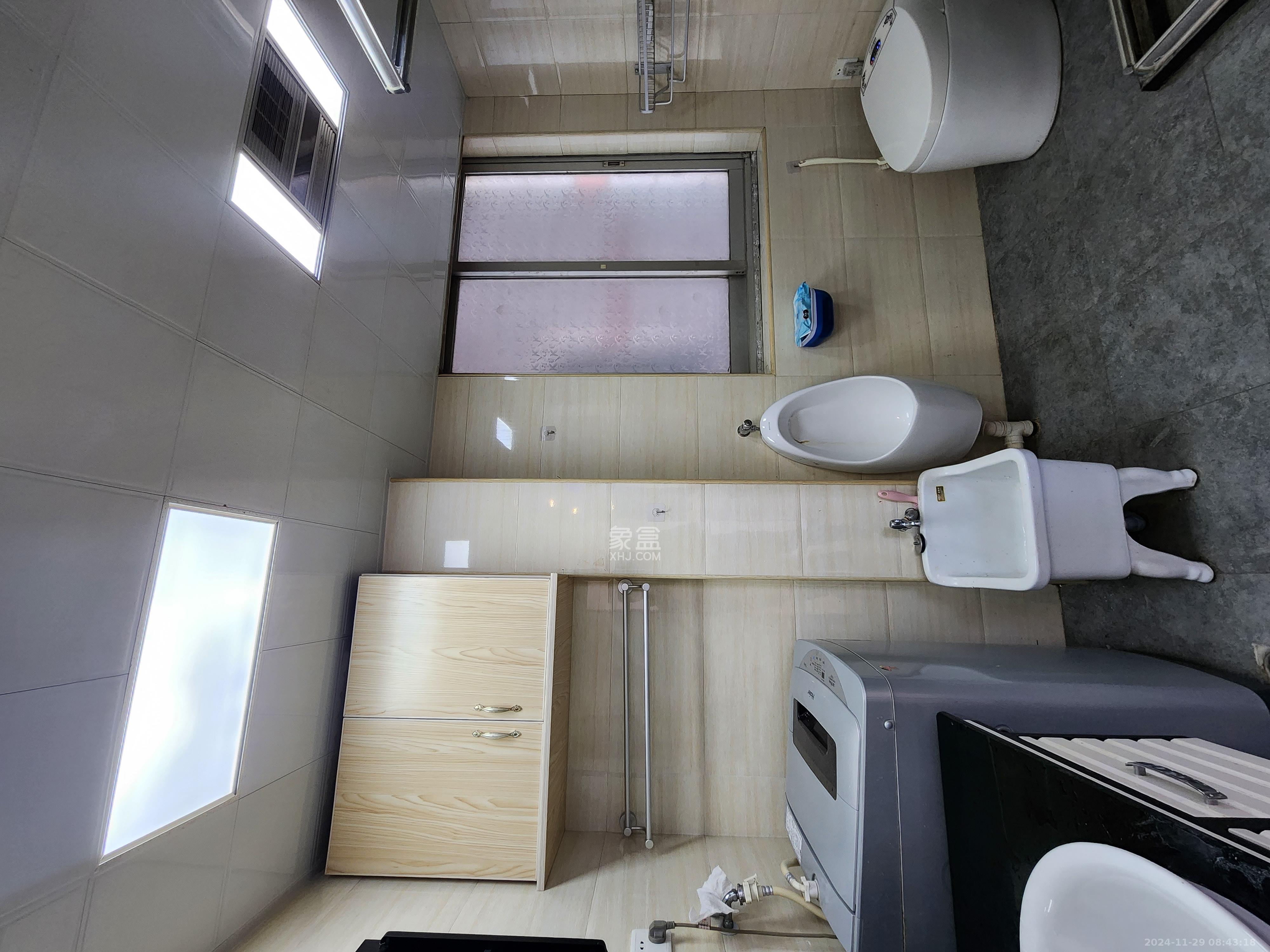 海东青大厦  2室1厅1卫    3500.0元/月 海东青大厦  2室1厅1卫    3500.0元/月室内图1