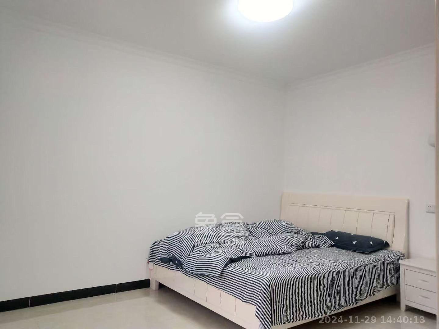 砂子塘社区 3室2厅1卫 2650.0元/月 砂子塘社区 3室2厅1卫 2650.0元/月室内图