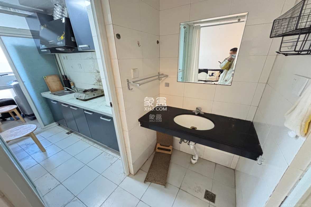 中远公馆 1室1厅1卫 1500.0元/月 中远公馆 1室1厅1卫 1500.0元/月室内图