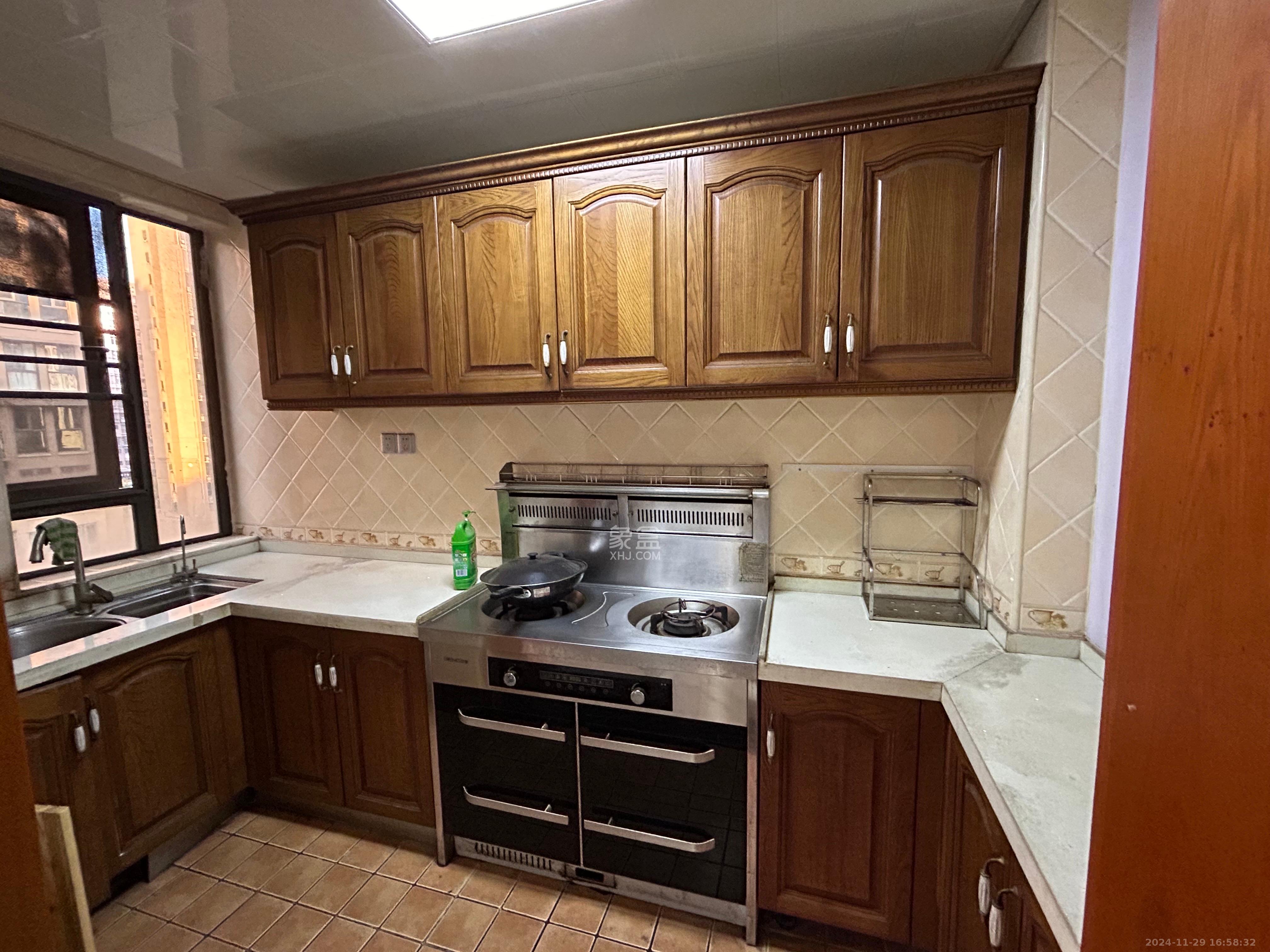 东岸梅园小区 3室2厅2卫 2800.0元/月 东岸梅园小区 3室2厅2卫 2800.0元/月室内图