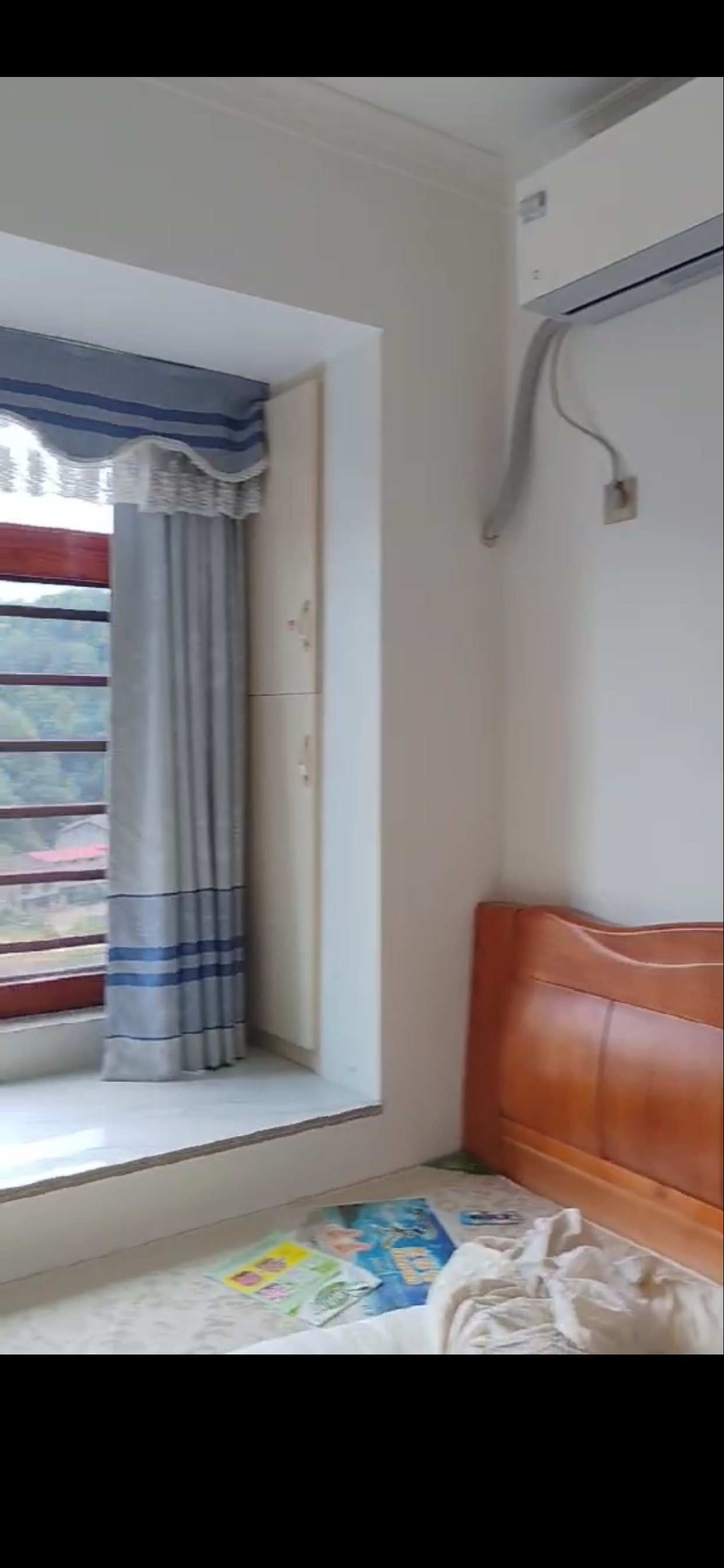 百弘学府城  3室2厅2卫    1500.0元/月室内图