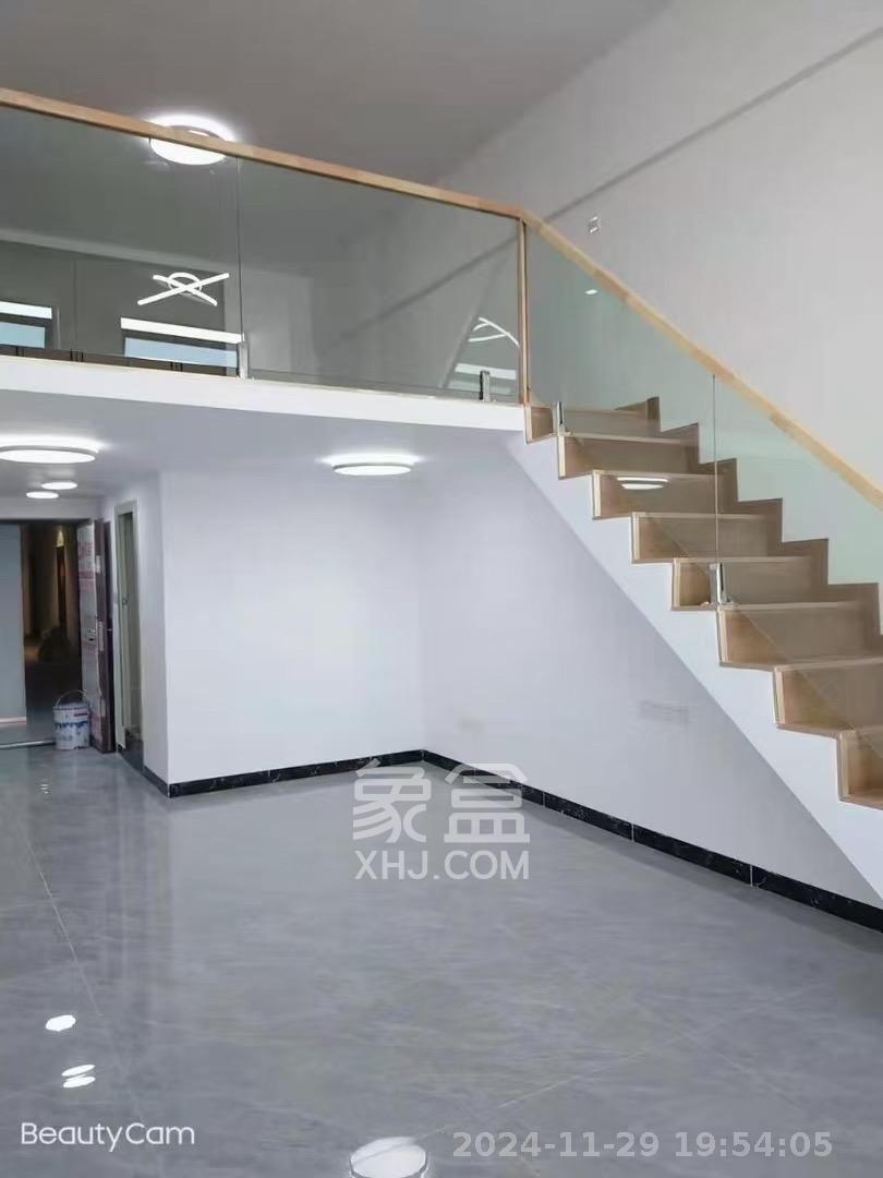 华润置地广场二期  1室1厅1卫    1800.0元/月室内图