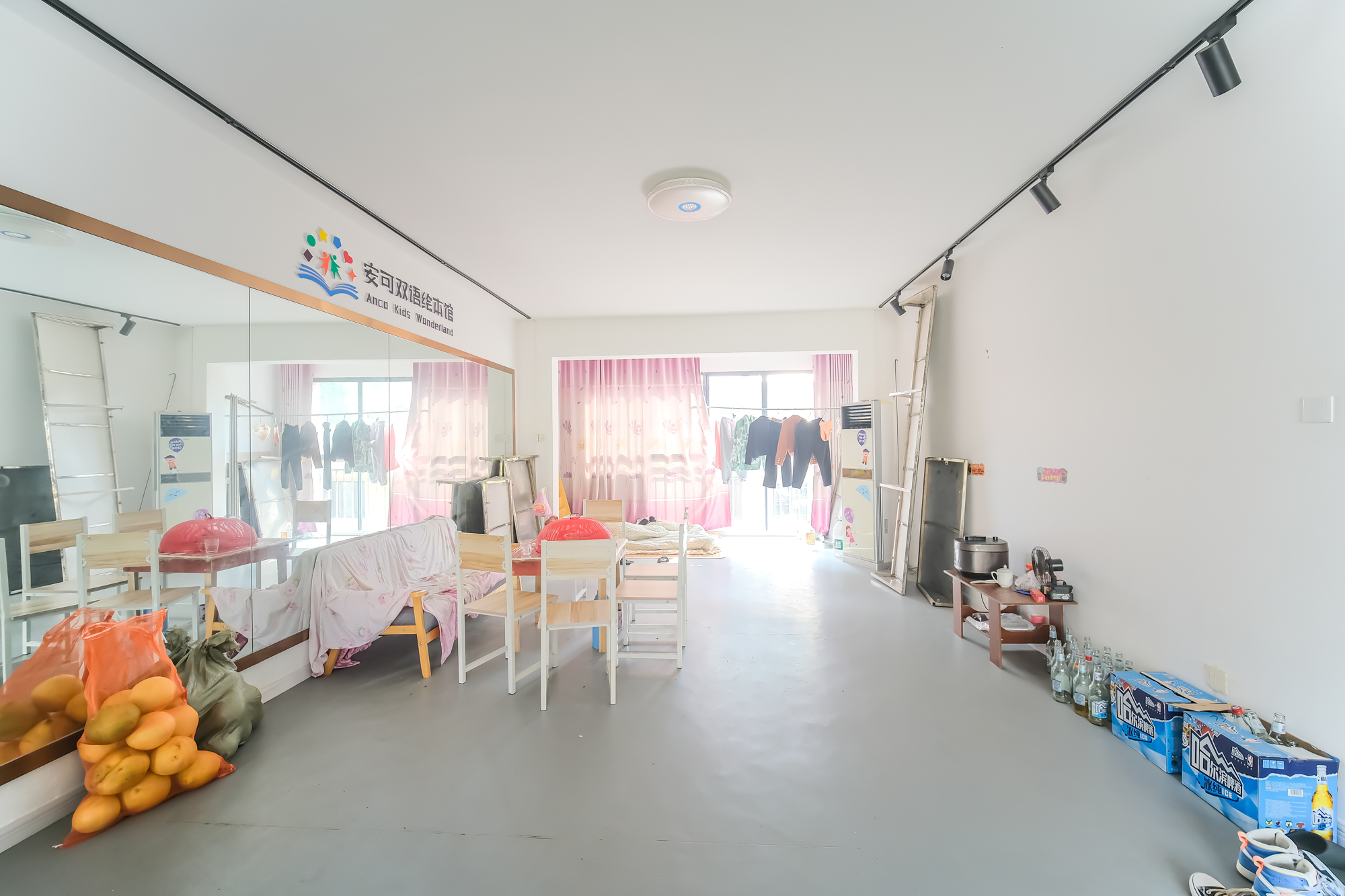 四季星城  3室2厅2卫    88.0万 四季星城  3室2厅2卫    88.0万客厅