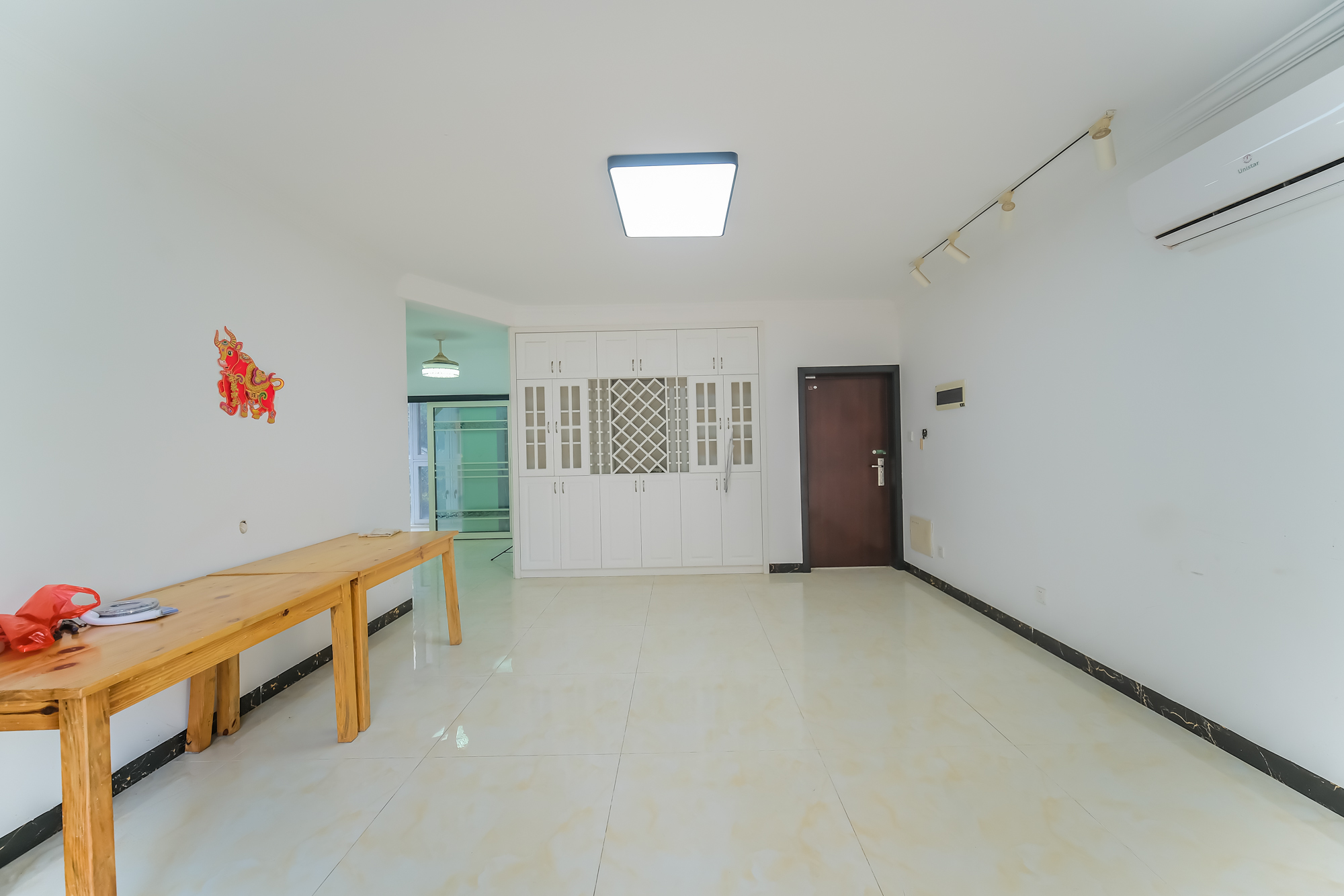 和悦城(蟠龙景苑) 3室2厅1卫 70.0万 和悦城(蟠龙景苑) 3室2厅1卫 70.0万客厅