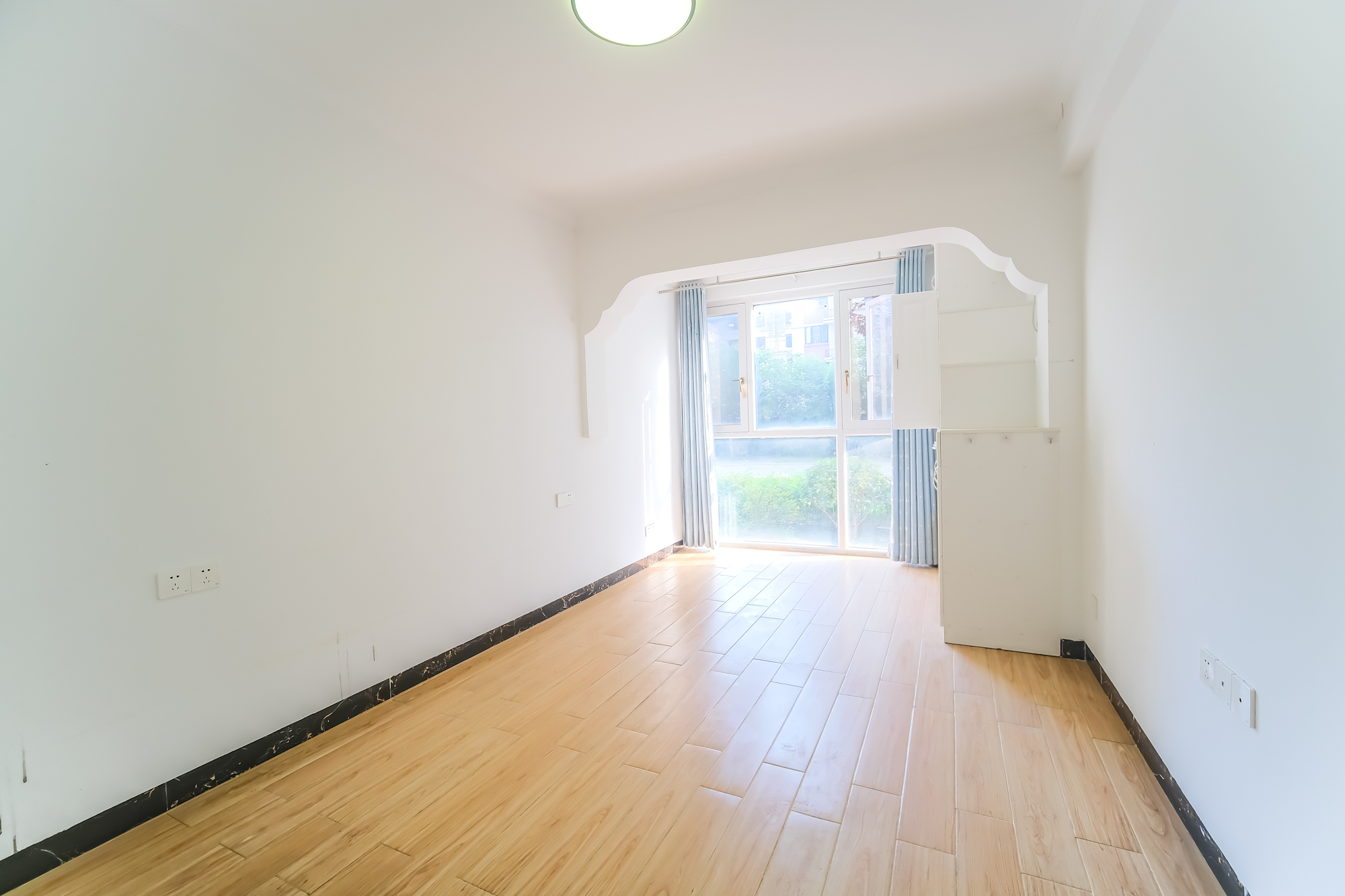 和悦城(蟠龙景苑) 3室2厅1卫 70.0万 和悦城(蟠龙景苑) 3室2厅1卫 70.0万卧室