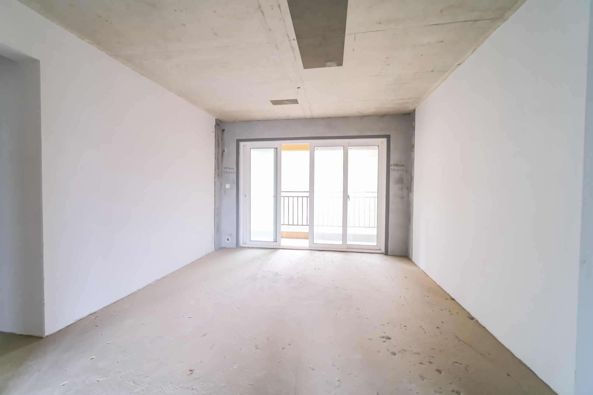 保利香槟国际 4室2厅2卫 85.0万 保利香槟国际 4室2厅2卫 85.0万客厅