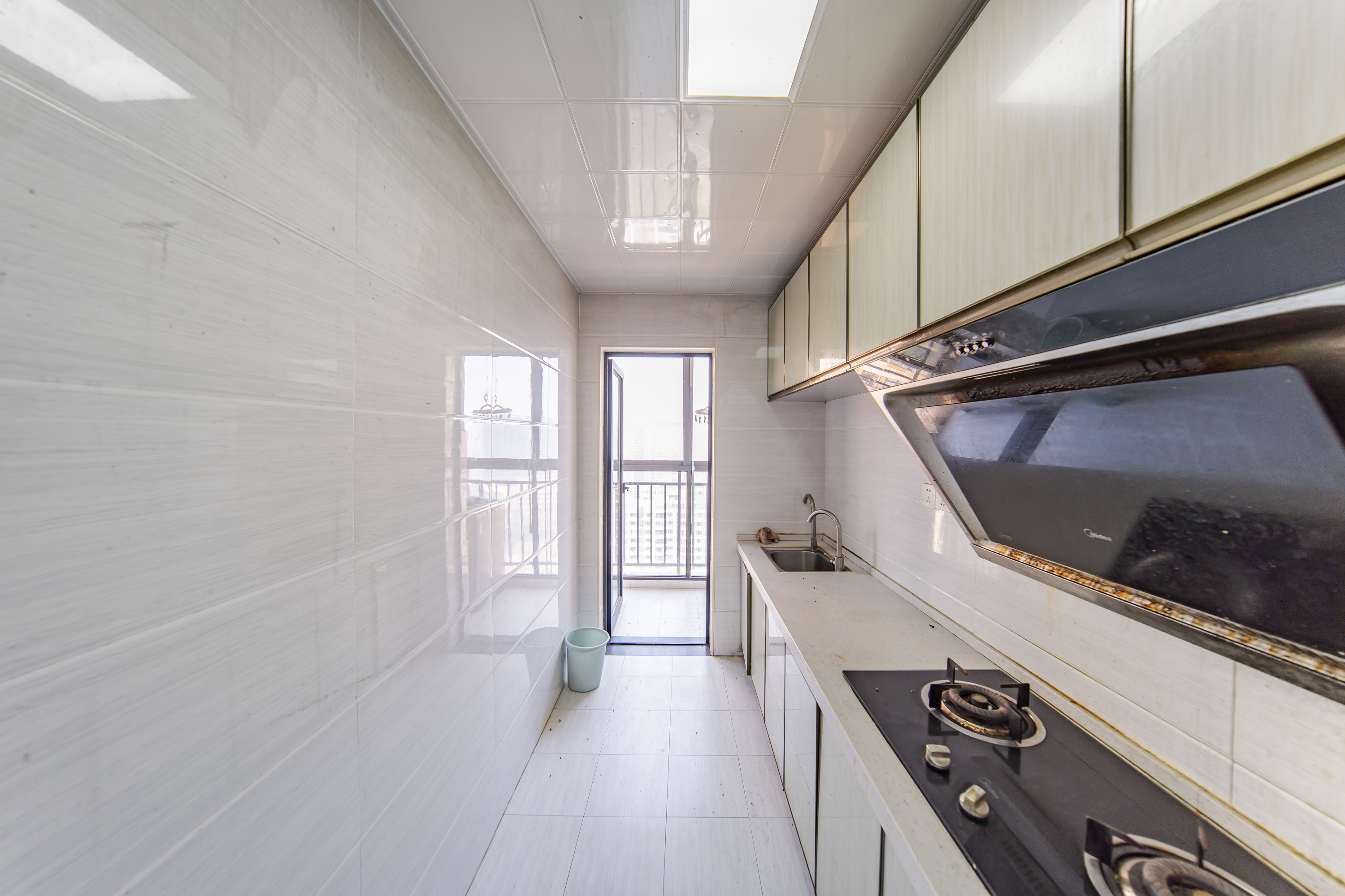 COCO蜜城  3室2厅1卫    76.0万厨房