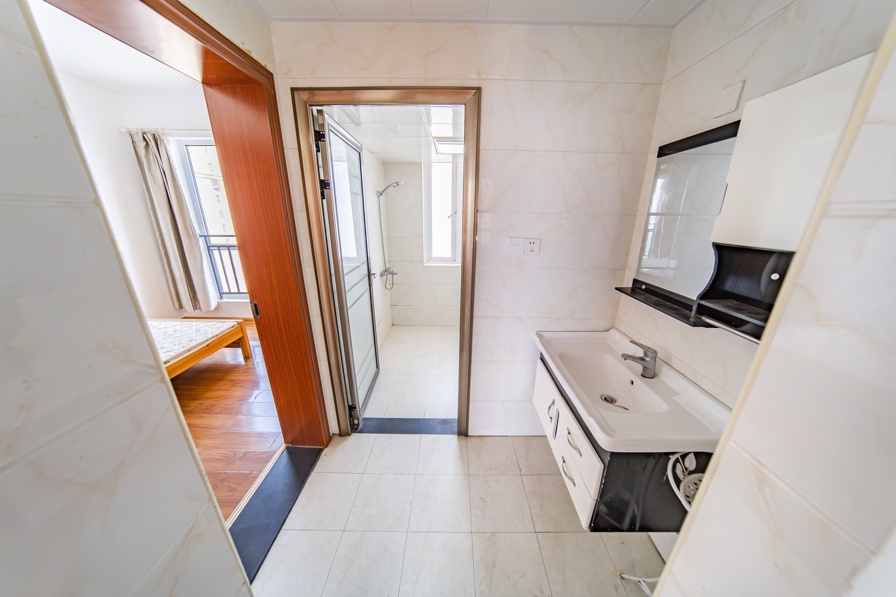 COCO蜜城  3室2厅1卫    76.0万卫生间