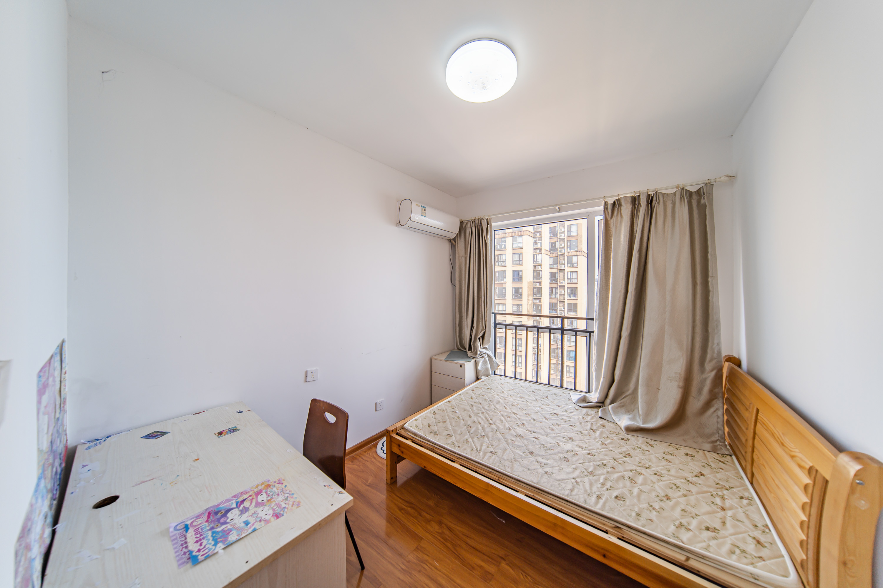 COCO蜜城  3室2厅1卫    76.0万卧室