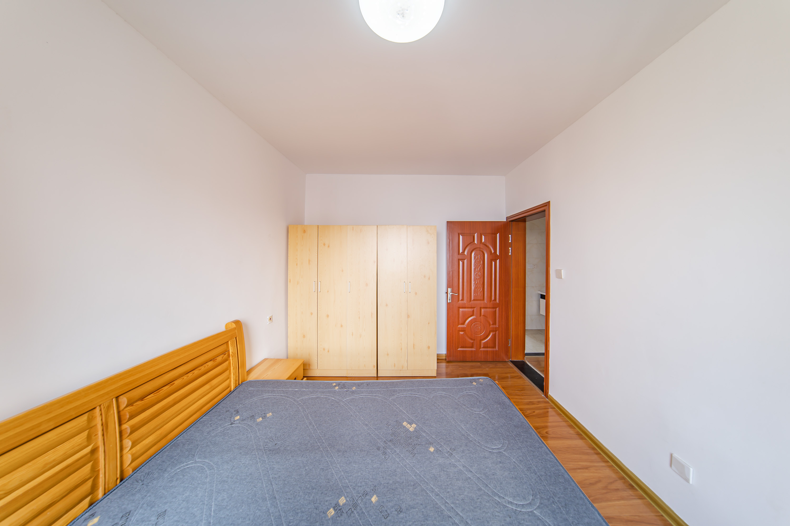 COCO蜜城  3室2厅1卫    76.0万卧室