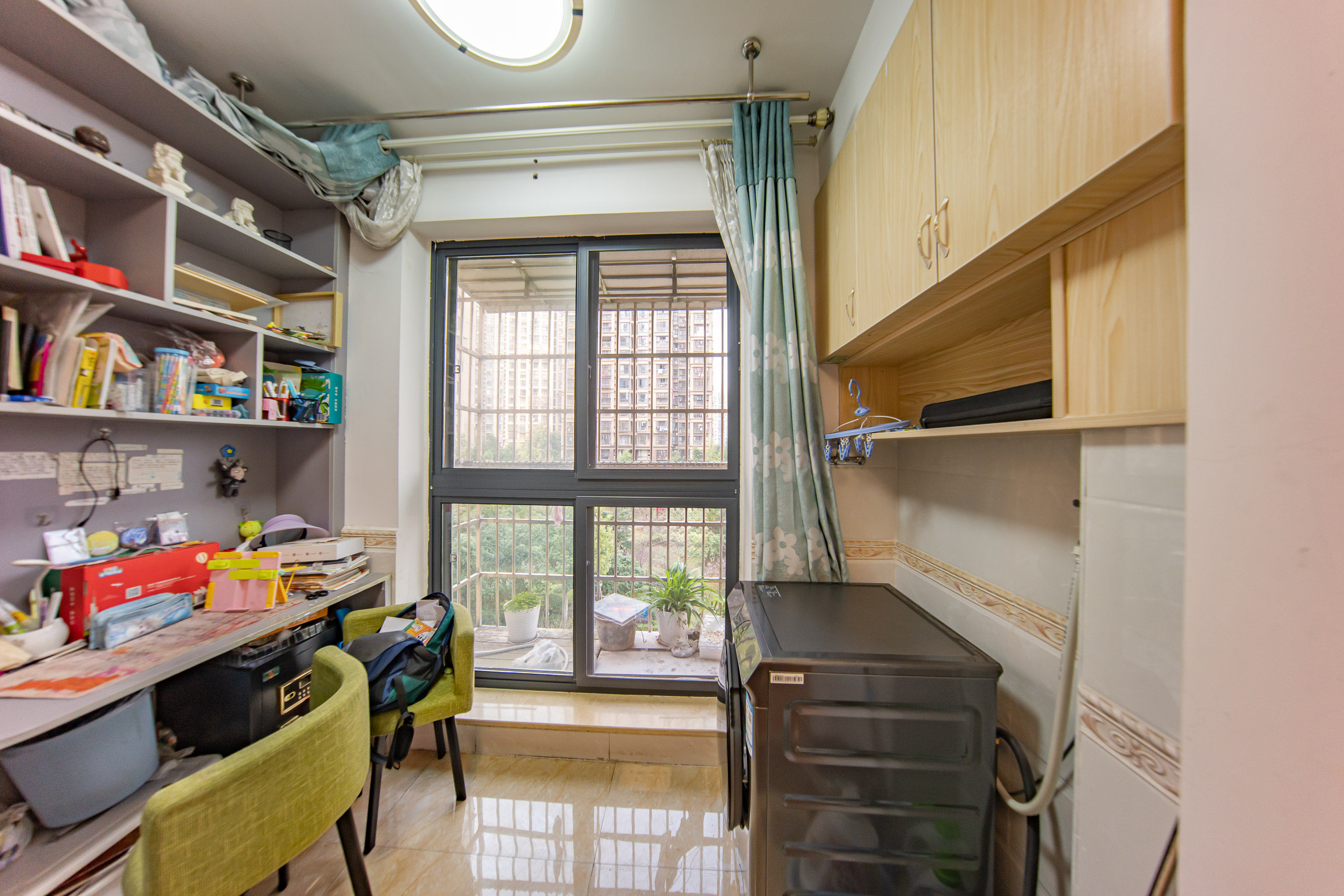 中建麓山和苑  3室2厅2卫   89.80万阳台