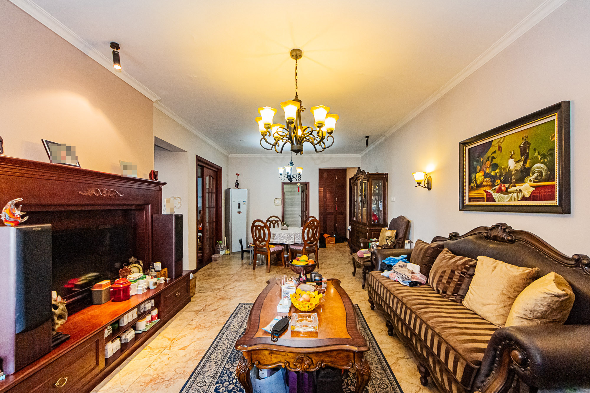 滨江君悦香邸  4室2厅2卫    129.8万客厅