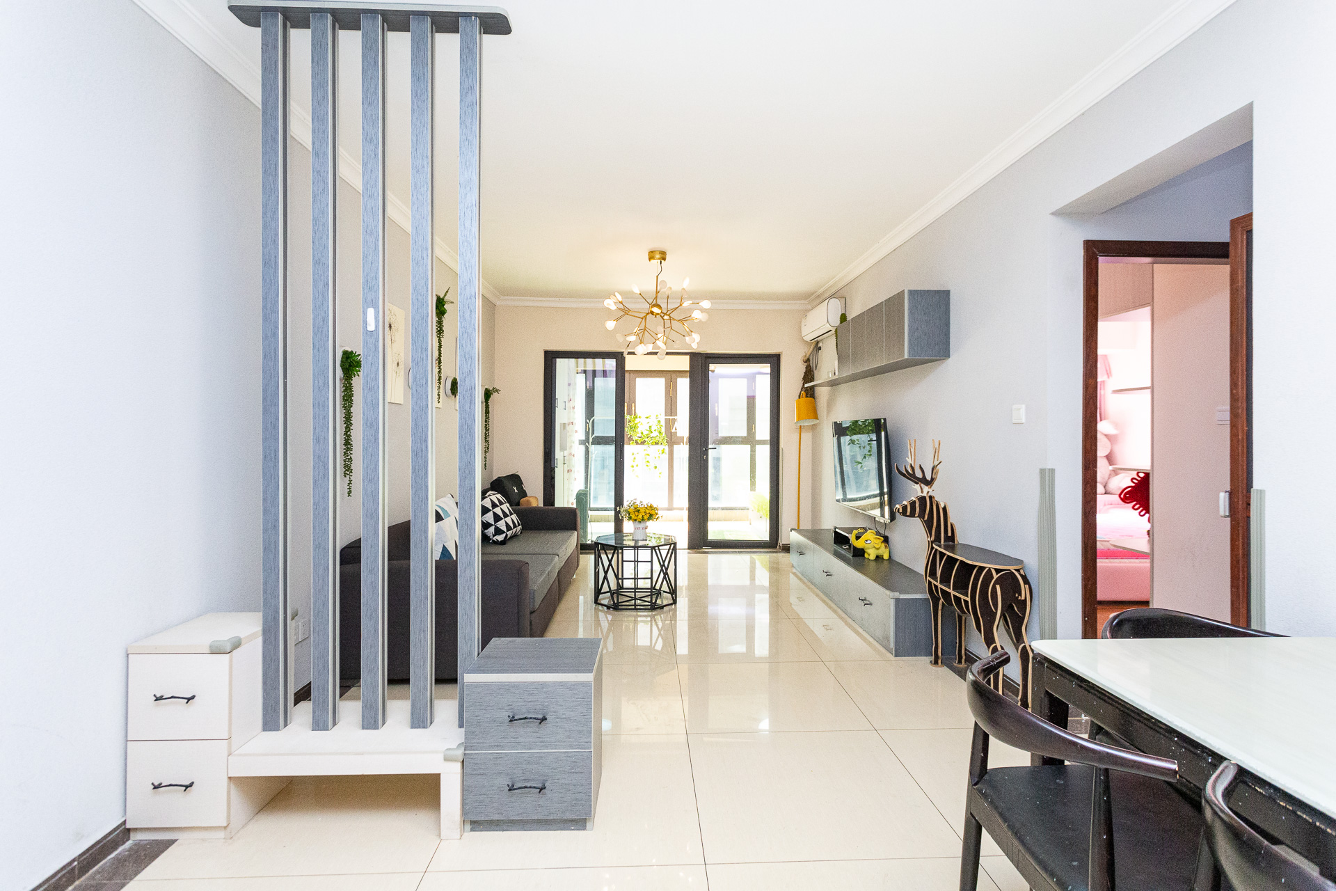 时代倾城二期  2室2厅1卫    70.0万客厅