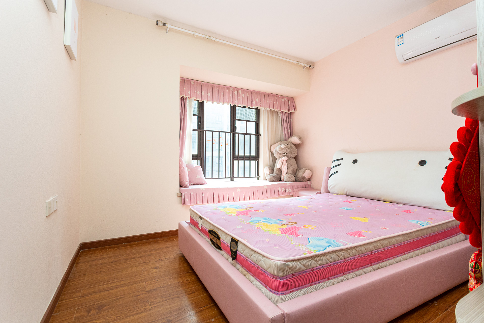 时代倾城二期  2室2厅1卫    70.0万卧室