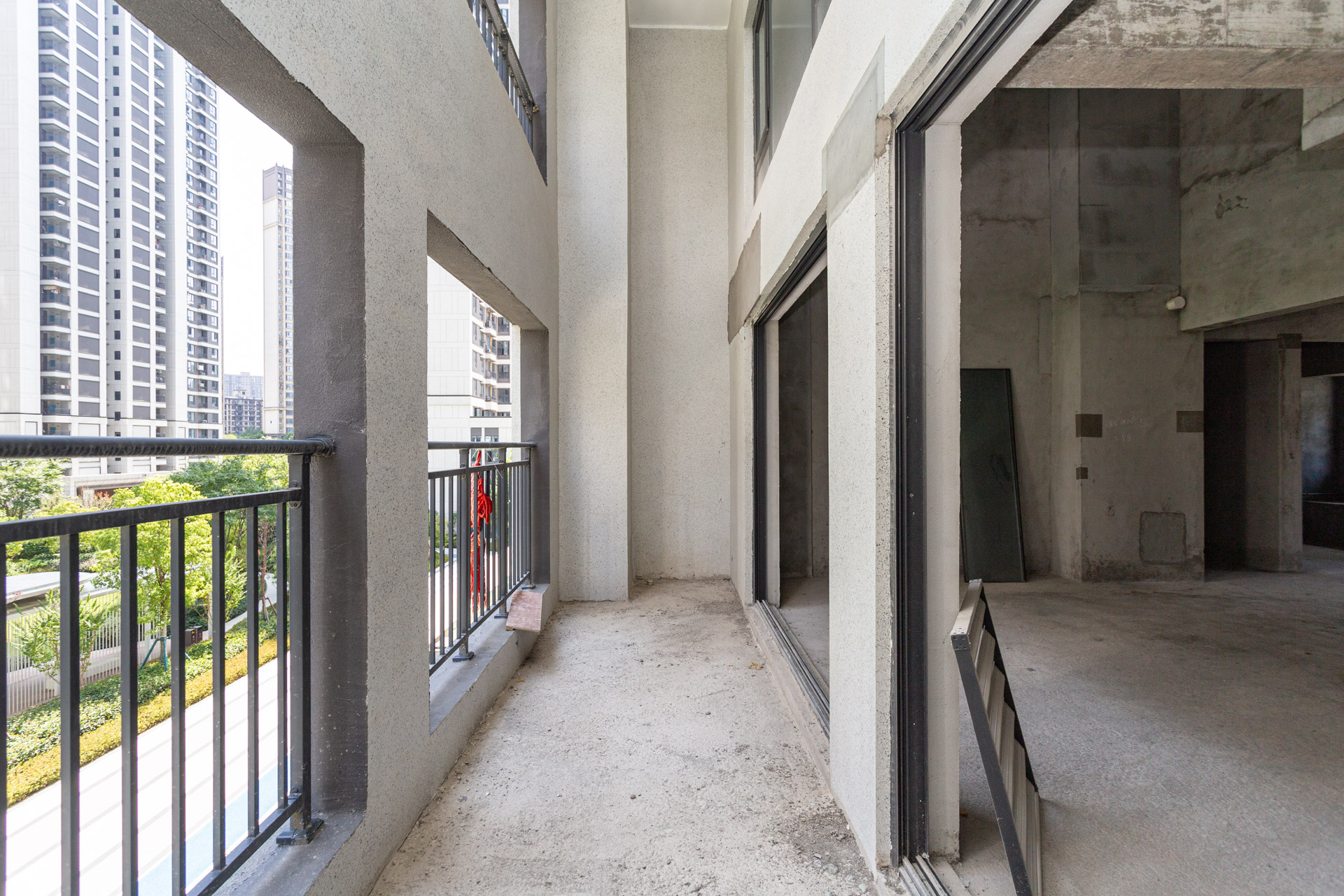 越秀湘江星汇城二期  4室2厅2卫    300.0万 越秀湘江星汇城二期  4室2厅2卫    300.0万阳台