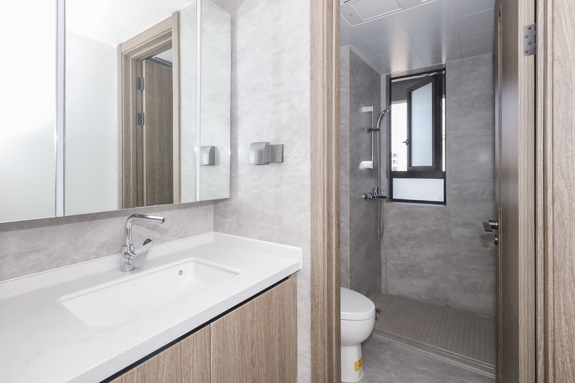 万科森林公园 4室2厅2卫 188.0万 万科森林公园 4室2厅2卫 188.0万卫生间