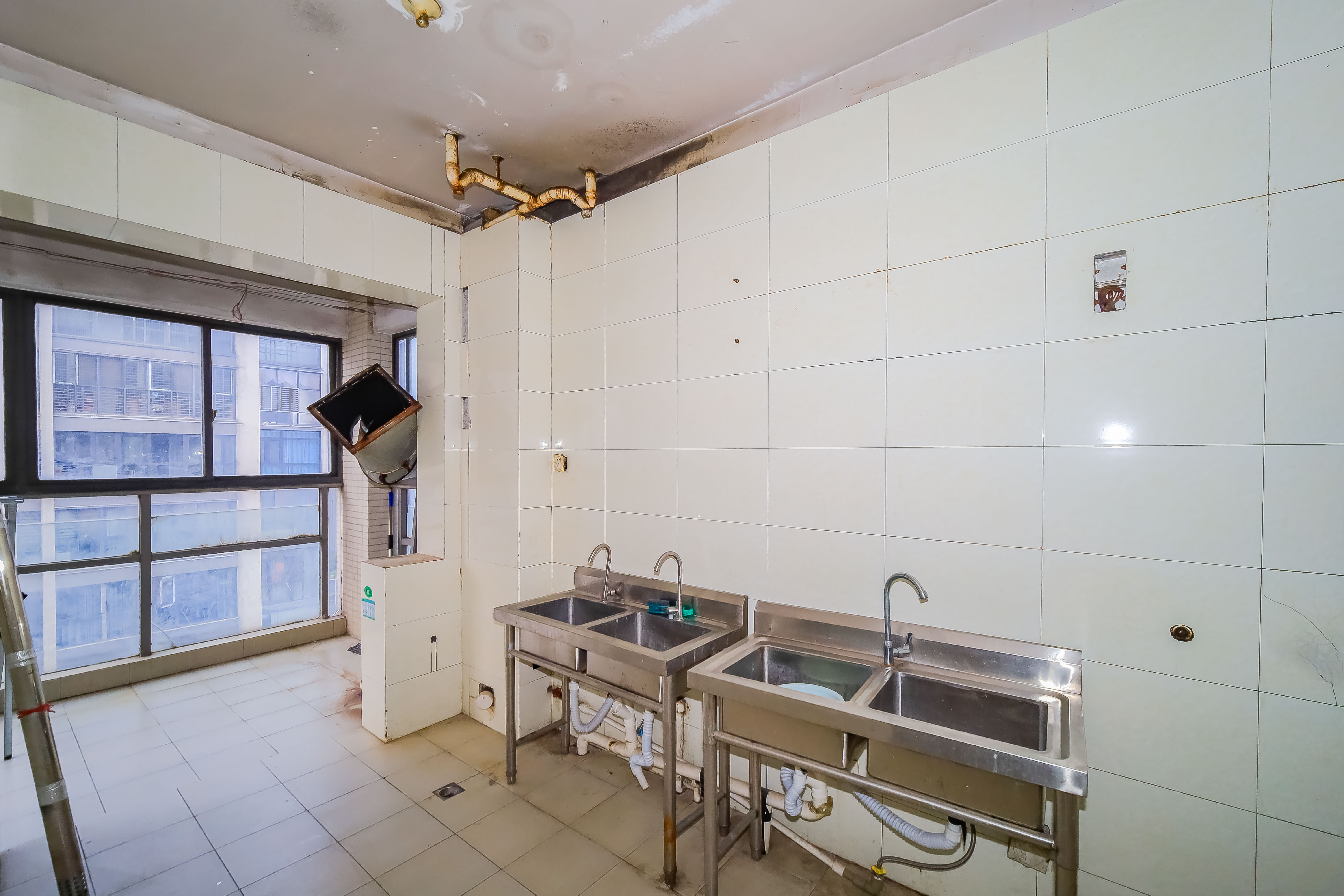 建鸿达华都(华都小户型及大华写字楼) 4室2厅2卫 228.0万 建鸿达华都(华都小户型及大华写字楼) 4室2厅2卫 228.0万厨房