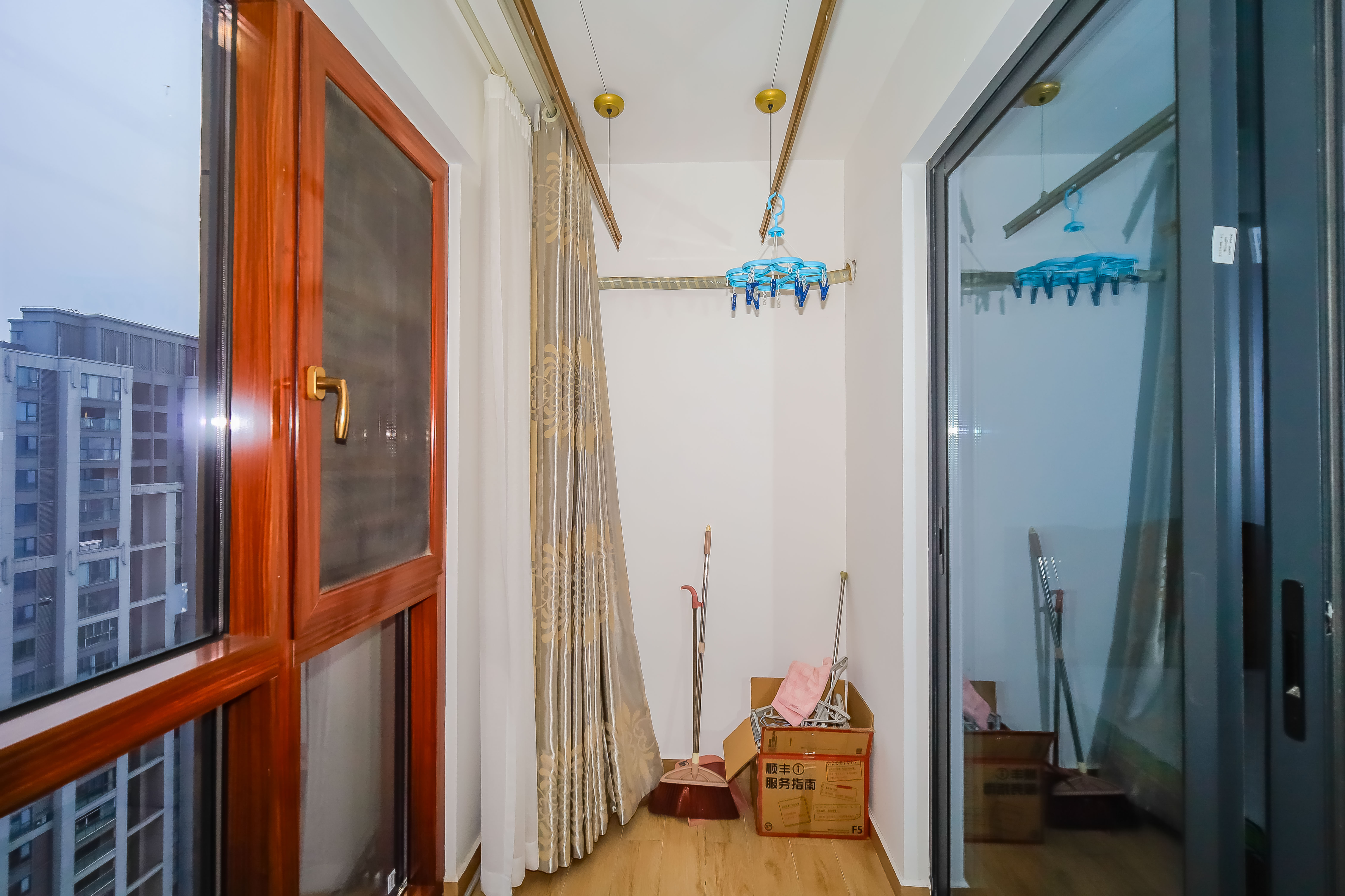 建发中央公园（建发美地）  3室2厅2卫   200.00万阳台