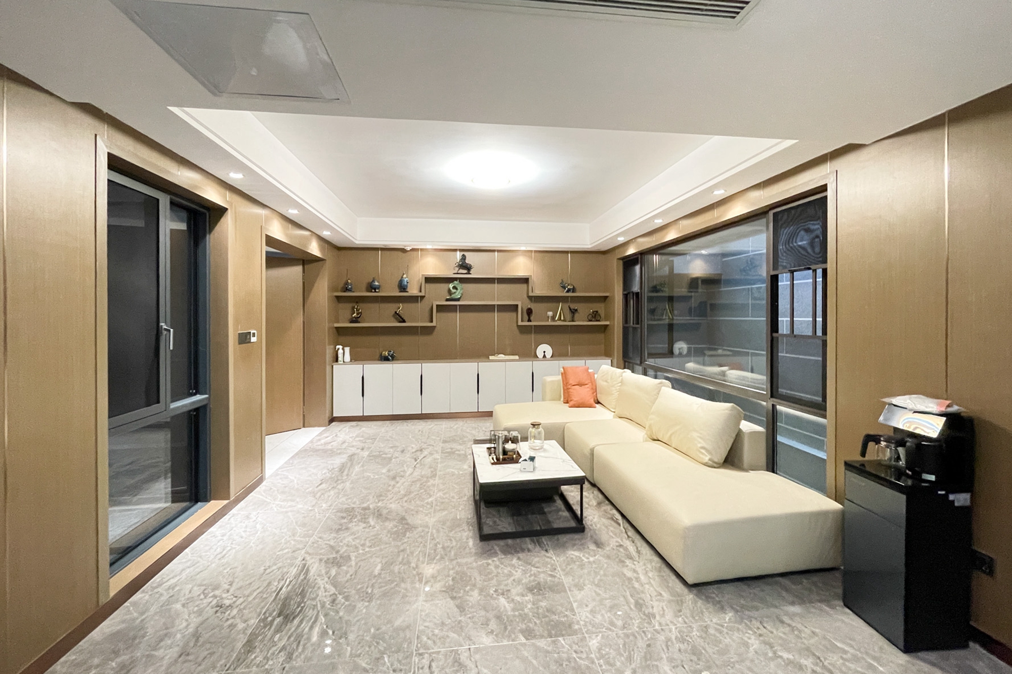 长沙院子 5室3厅5卫 360.0万 长沙院子 5室3厅5卫 360.0万客厅