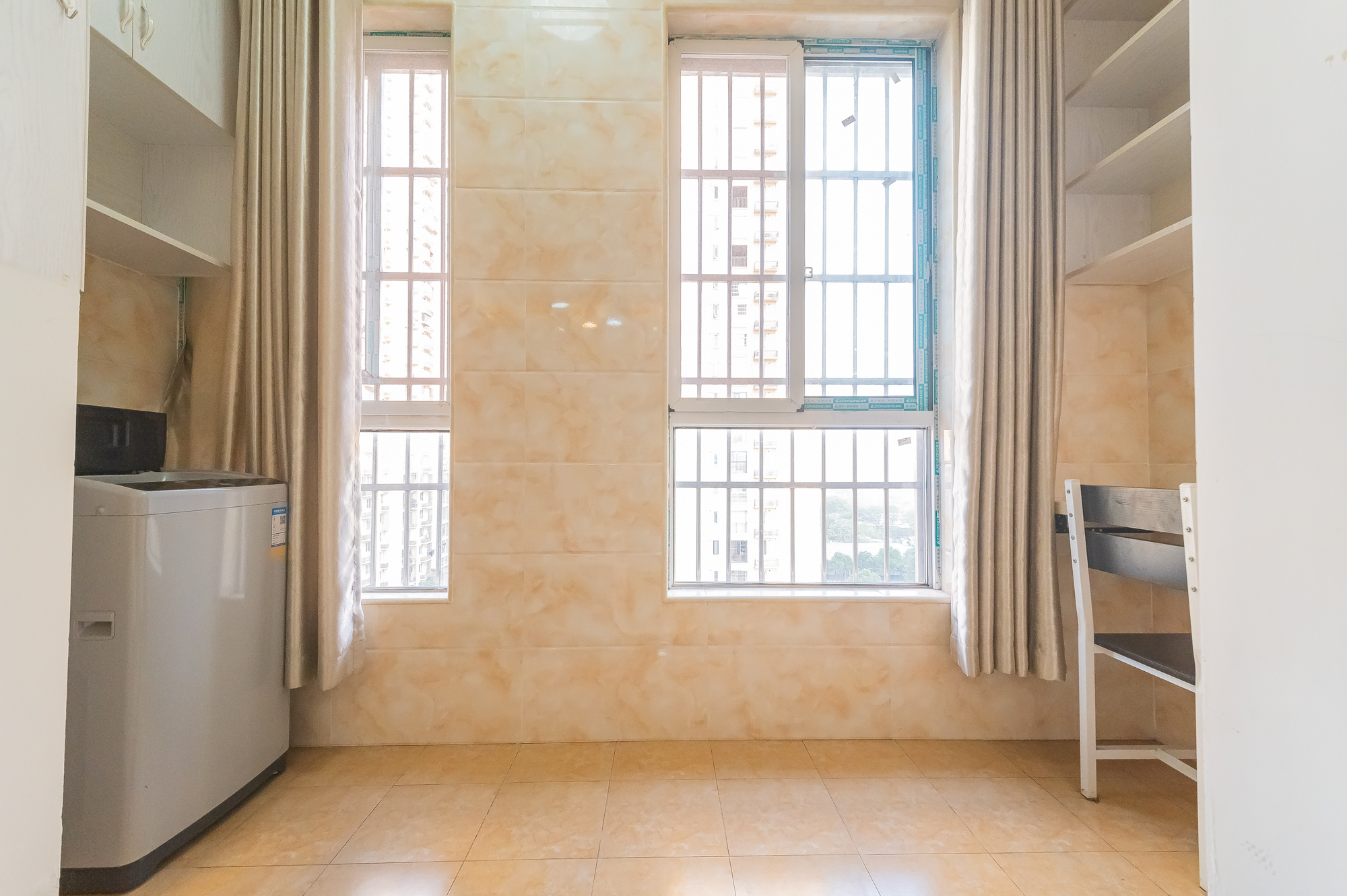 MOMA当代广场 1室1厅1卫 23.3万 MOMA当代广场 1室1厅1卫 23.3万阳台