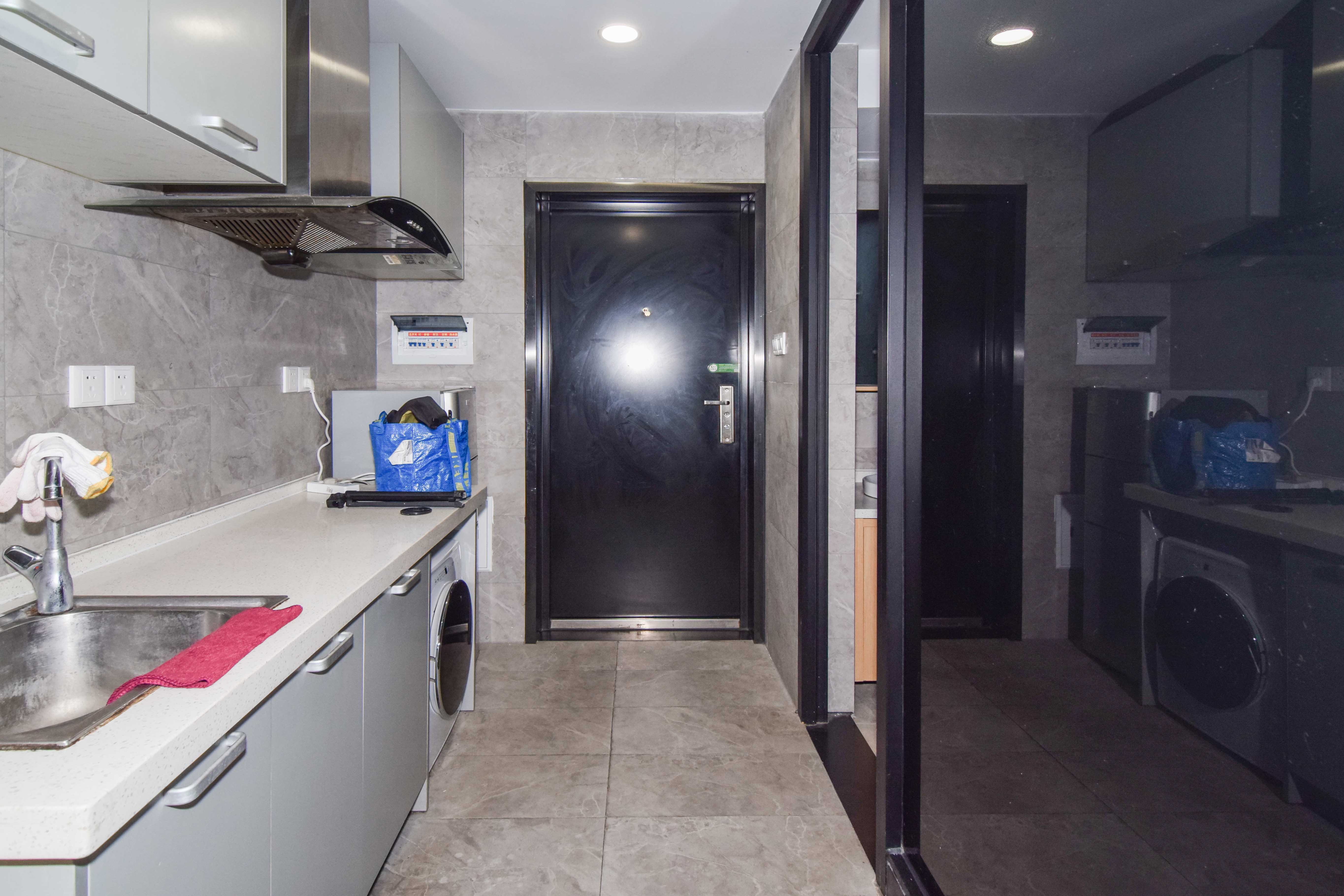 紫鑫御湖湾  1室0厅1卫    26.0万 紫鑫御湖湾  1室0厅1卫    26.0万厨房