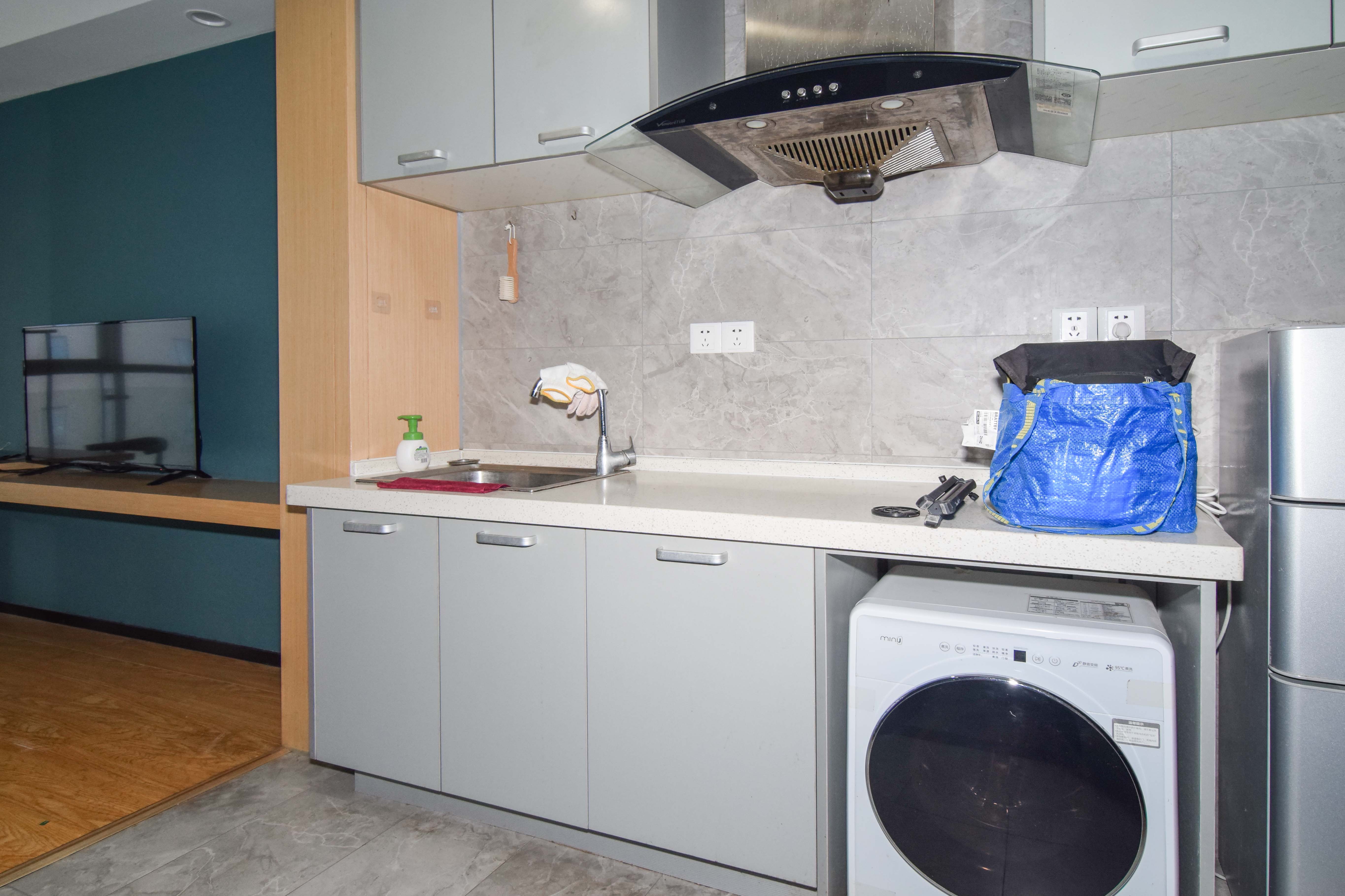 紫鑫御湖湾  1室0厅1卫    26.0万 紫鑫御湖湾  1室0厅1卫    26.0万厨房