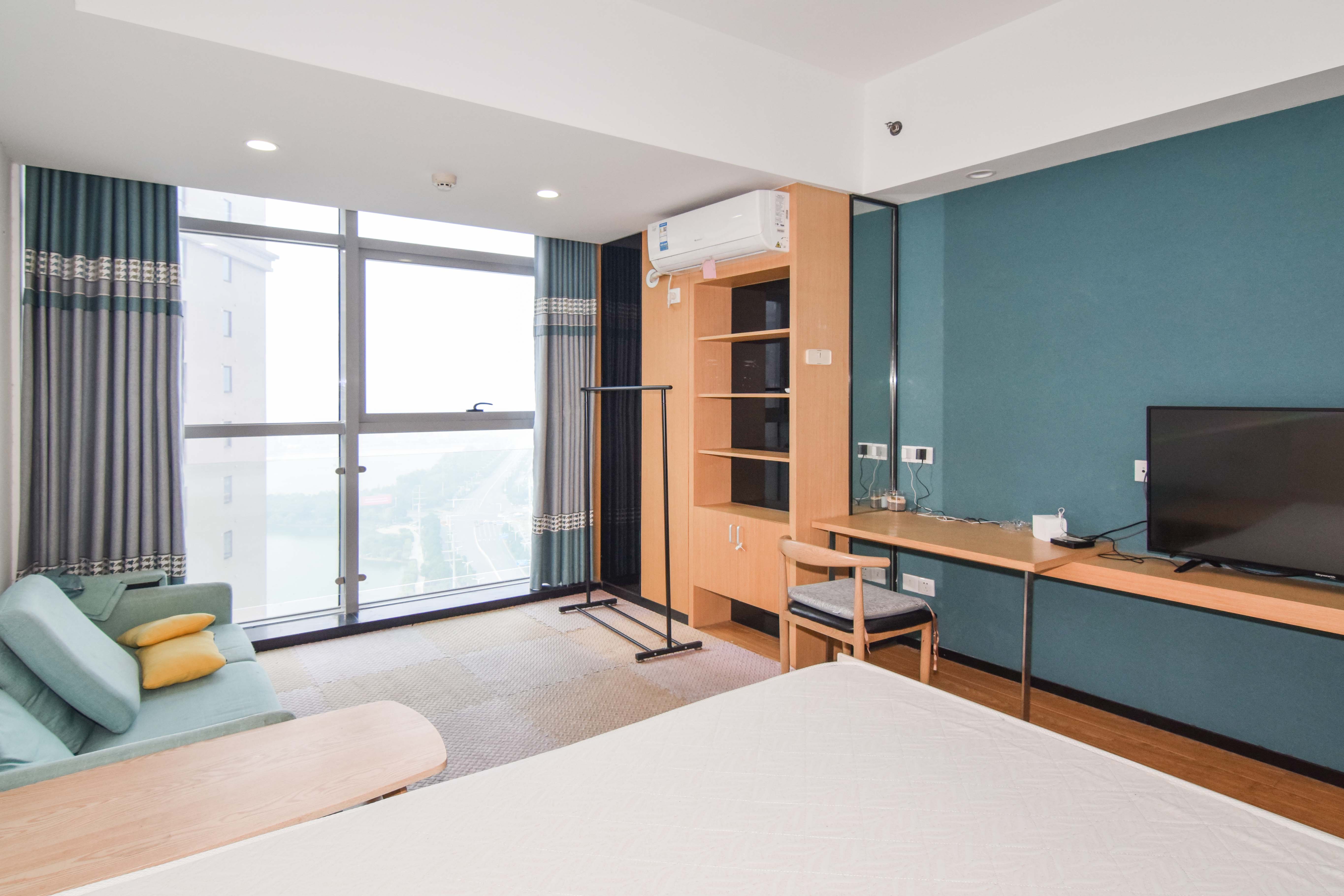 紫鑫御湖湾  1室0厅1卫    26.0万 紫鑫御湖湾  1室0厅1卫    26.0万客厅