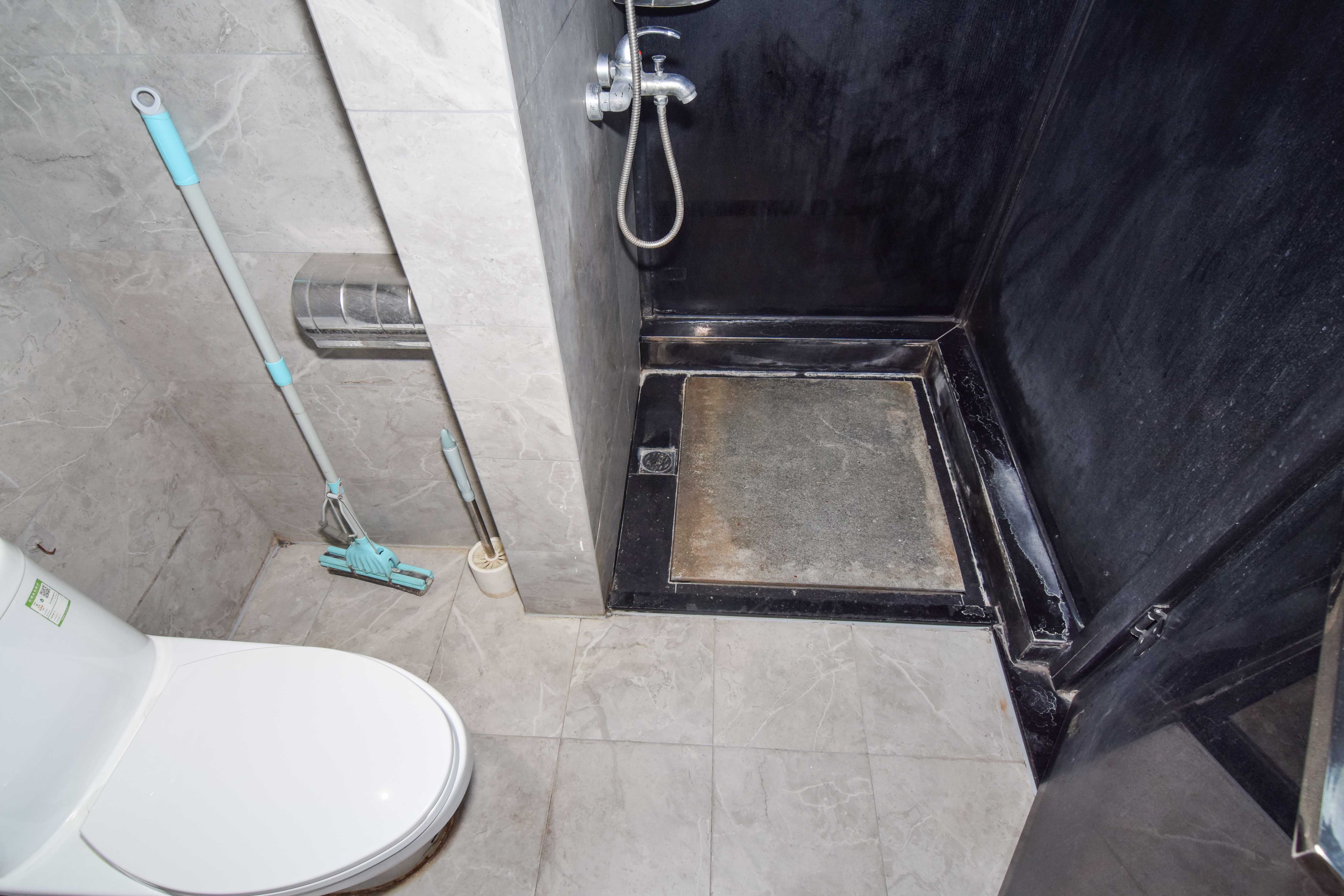 紫鑫御湖湾  1室0厅1卫    26.0万 紫鑫御湖湾  1室0厅1卫    26.0万卫生间