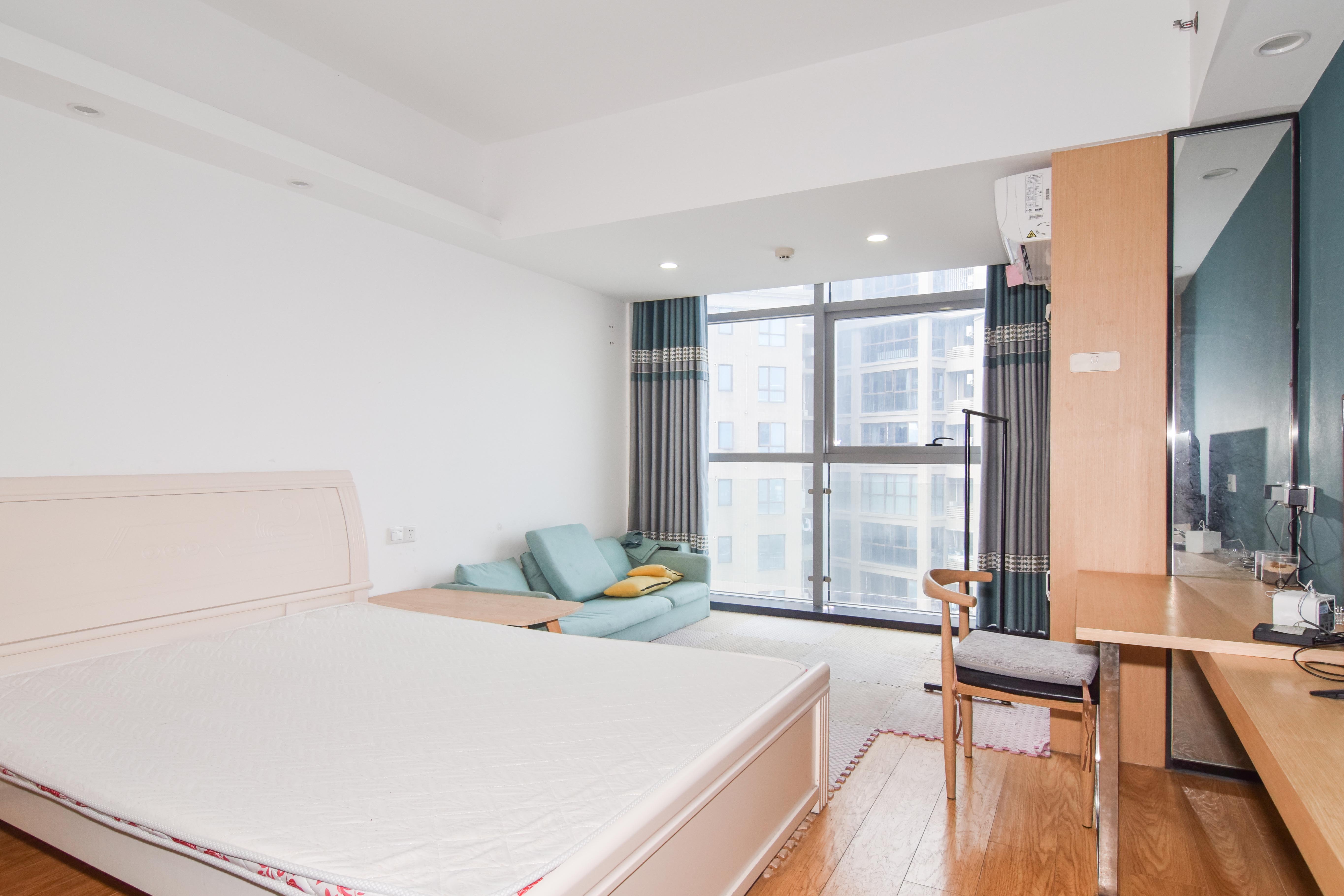 紫鑫御湖湾  1室0厅1卫    26.0万 紫鑫御湖湾  1室0厅1卫    26.0万卧室