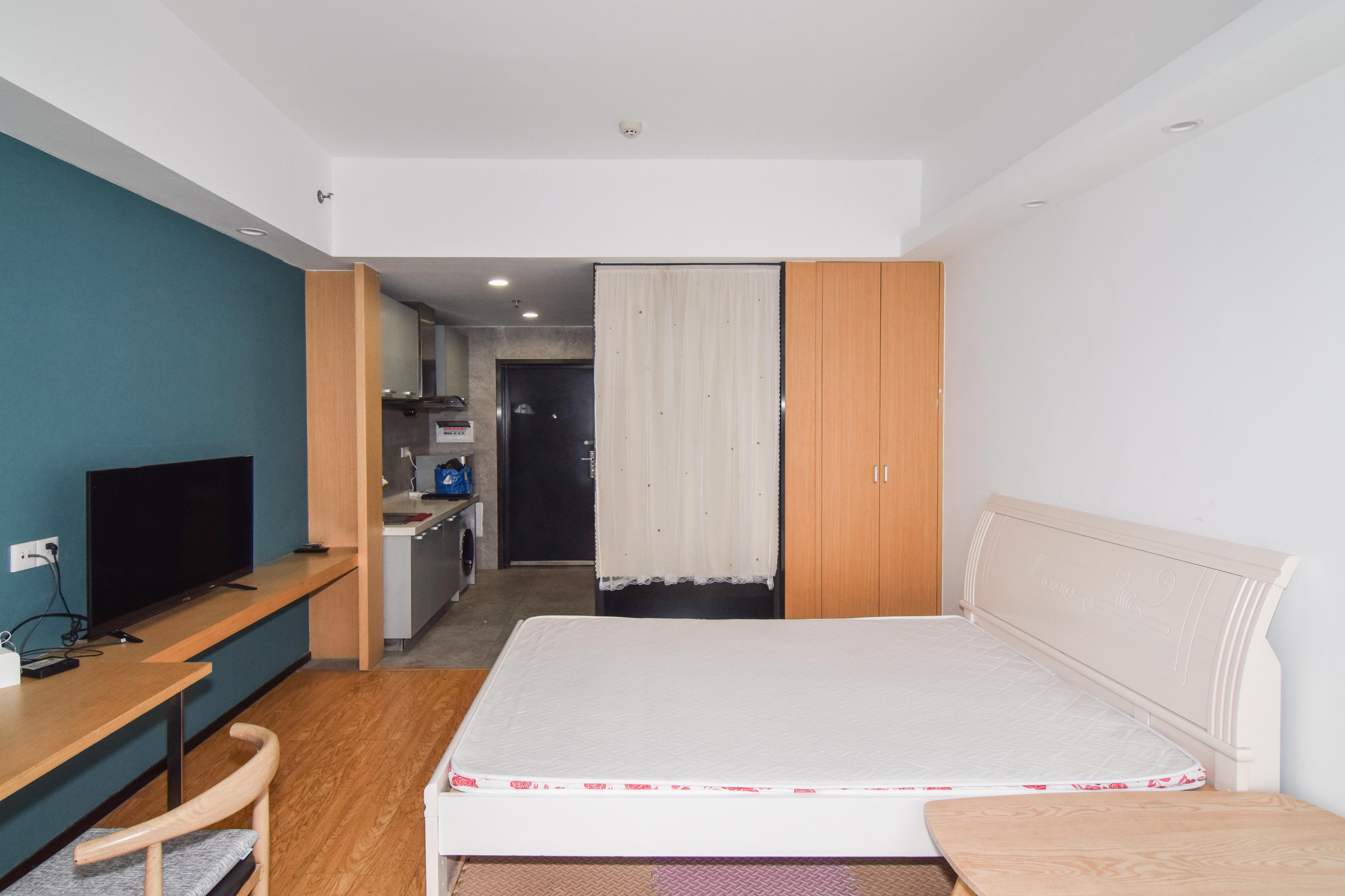 紫鑫御湖湾  1室0厅1卫    26.0万 紫鑫御湖湾  1室0厅1卫    26.0万卧室