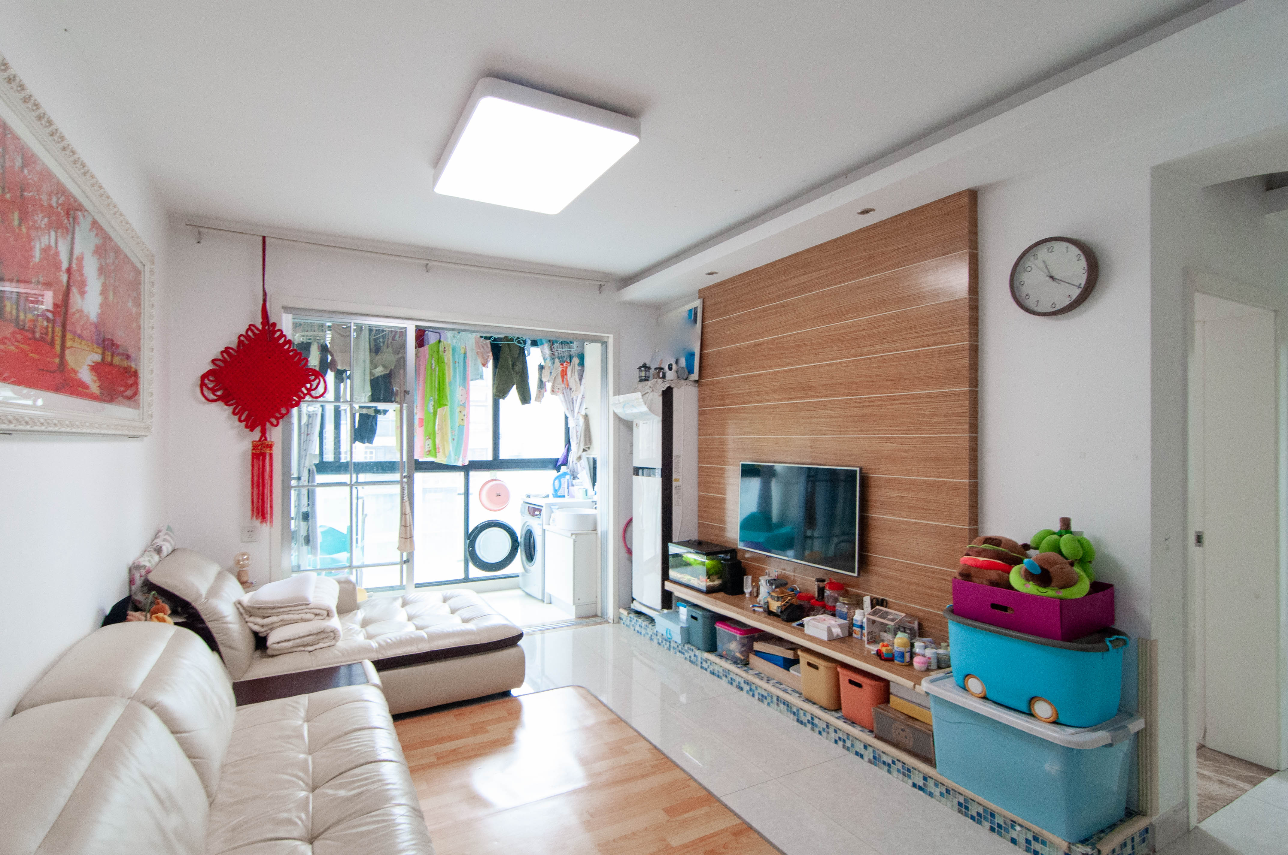 高鑫麓城 3室2厅1卫 116.0万 高鑫麓城 3室2厅1卫 116.0万客厅