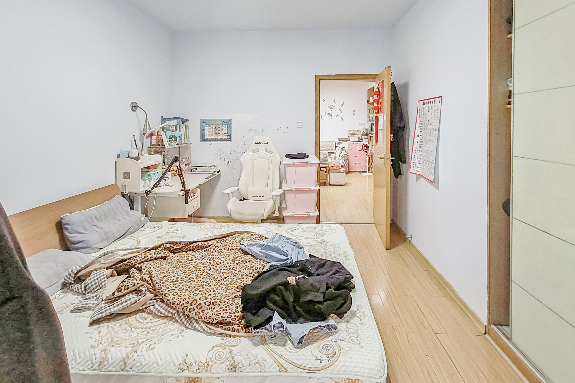 枫林美景  2室2厅1卫   60.00万卧室
