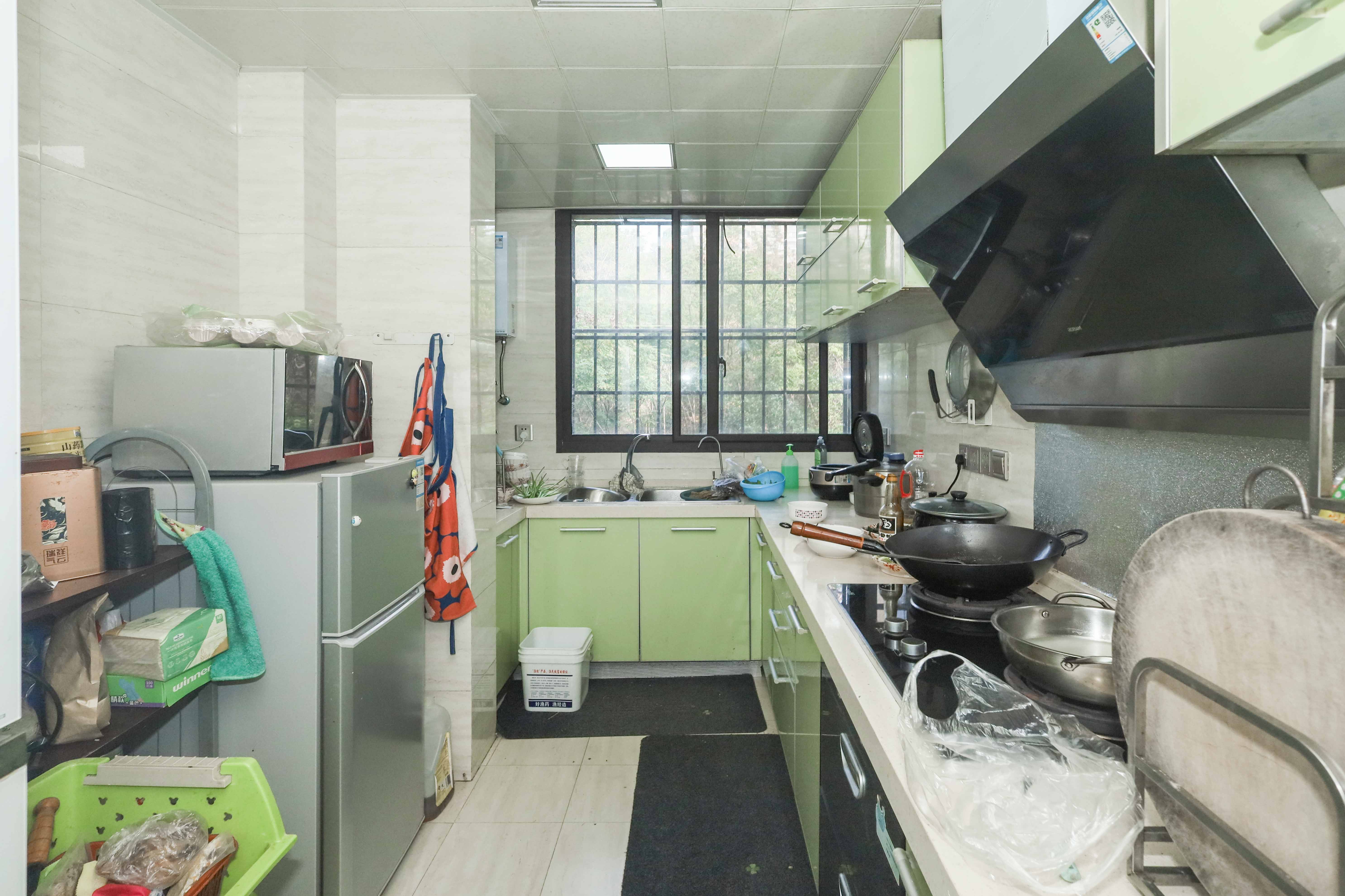 保利麓谷林语F区 4室2厅2卫 95.0万 保利麓谷林语F区 4室2厅2卫 95.0万厨房