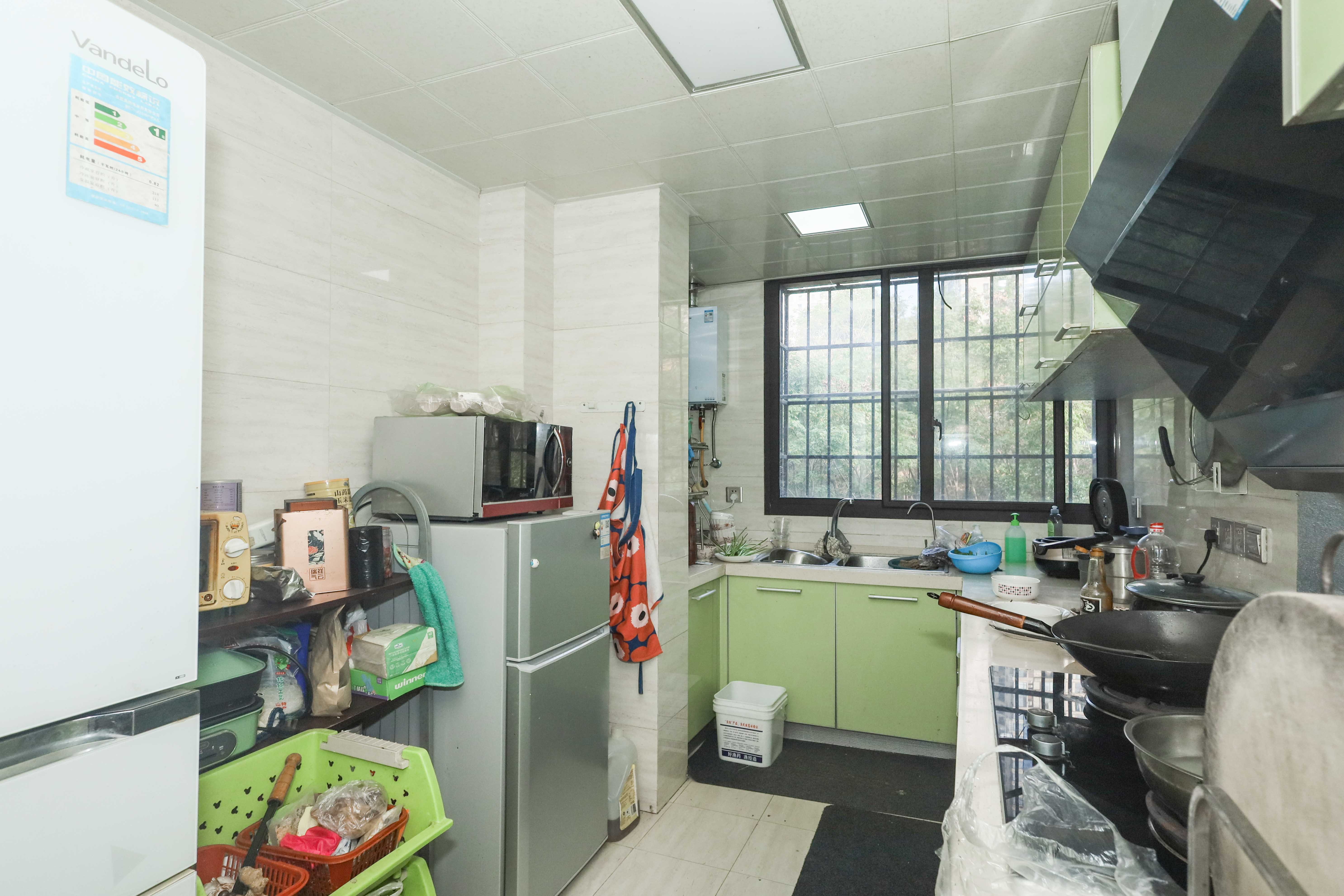 保利麓谷林语F区 4室2厅2卫 95.0万 保利麓谷林语F区 4室2厅2卫 95.0万厨房