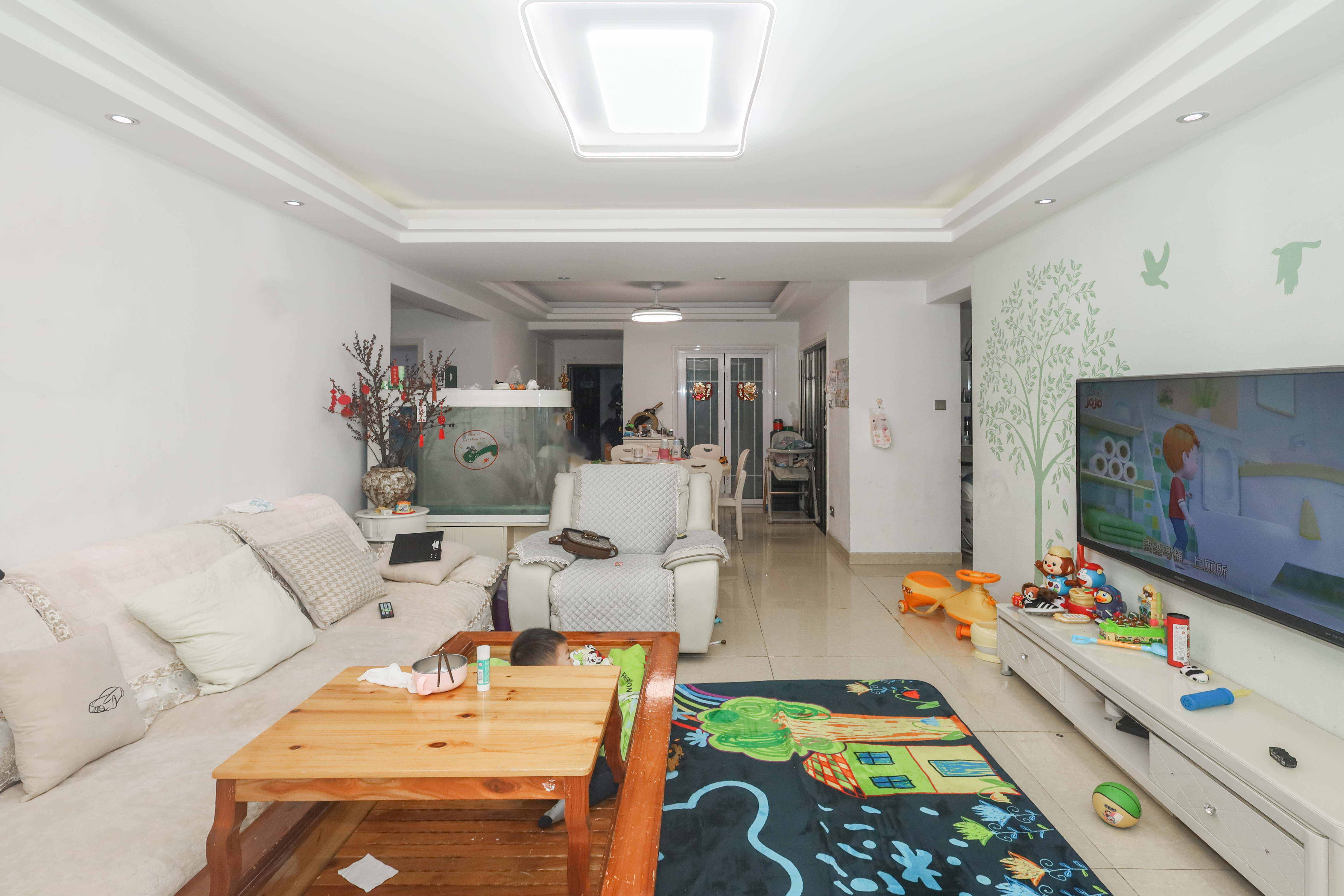 保利麓谷林语F区 4室2厅2卫 95.0万 保利麓谷林语F区 4室2厅2卫 95.0万客厅