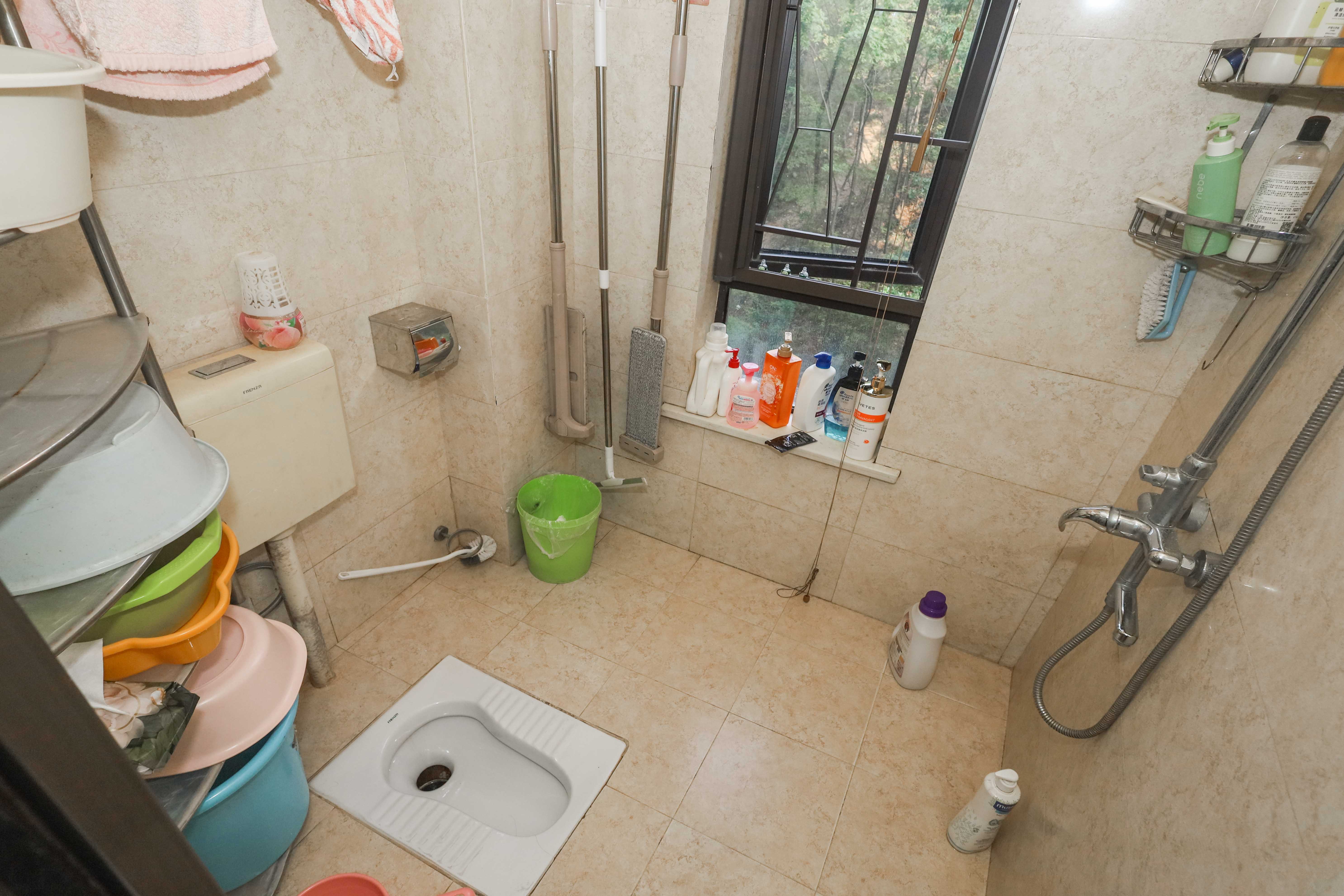 保利麓谷林语F区 4室2厅2卫 95.0万 保利麓谷林语F区 4室2厅2卫 95.0万卫生间