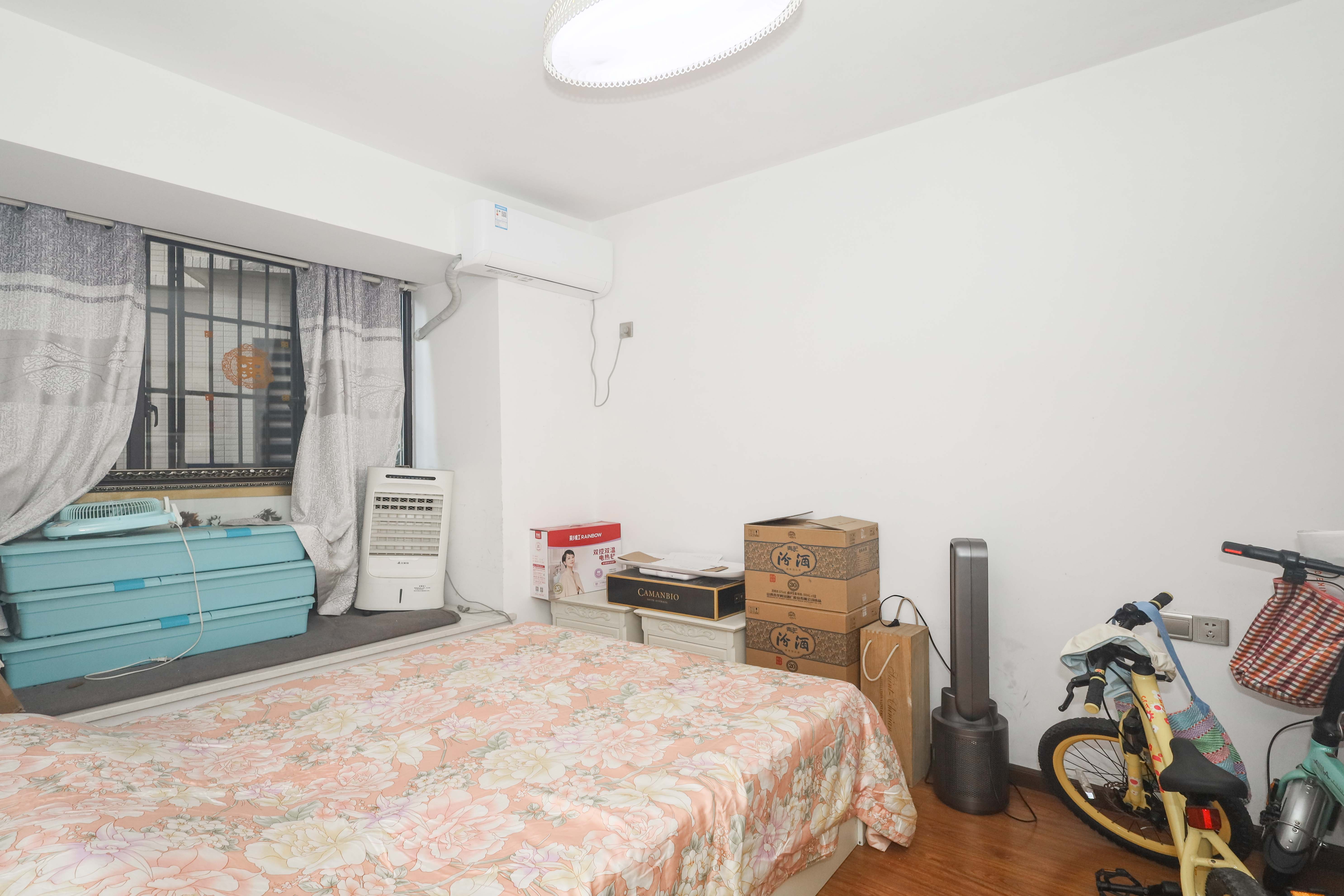 保利麓谷林语F区 4室2厅2卫 95.0万 保利麓谷林语F区 4室2厅2卫 95.0万卧室