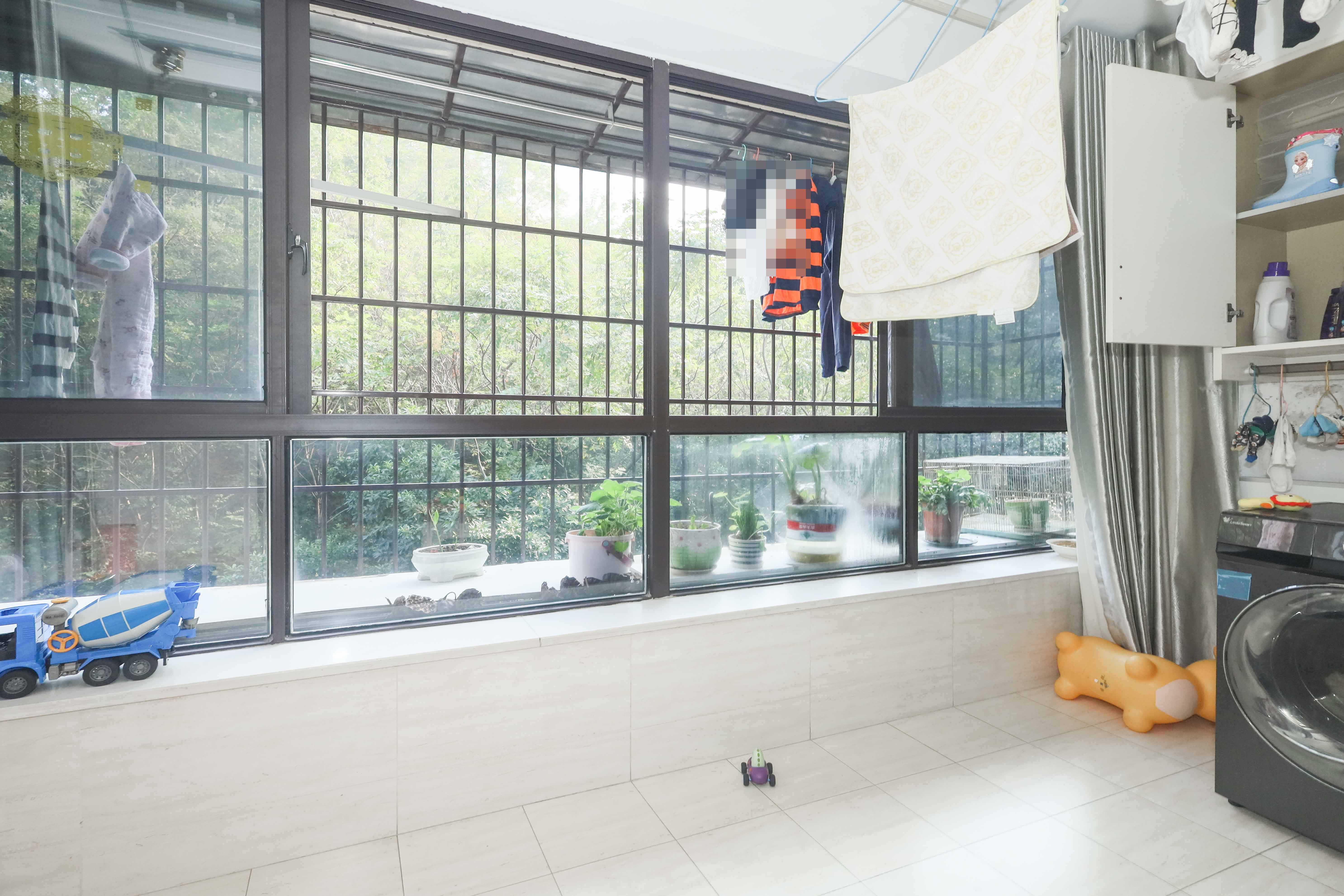 保利麓谷林语F区 4室2厅2卫 95.0万 保利麓谷林语F区 4室2厅2卫 95.0万阳台