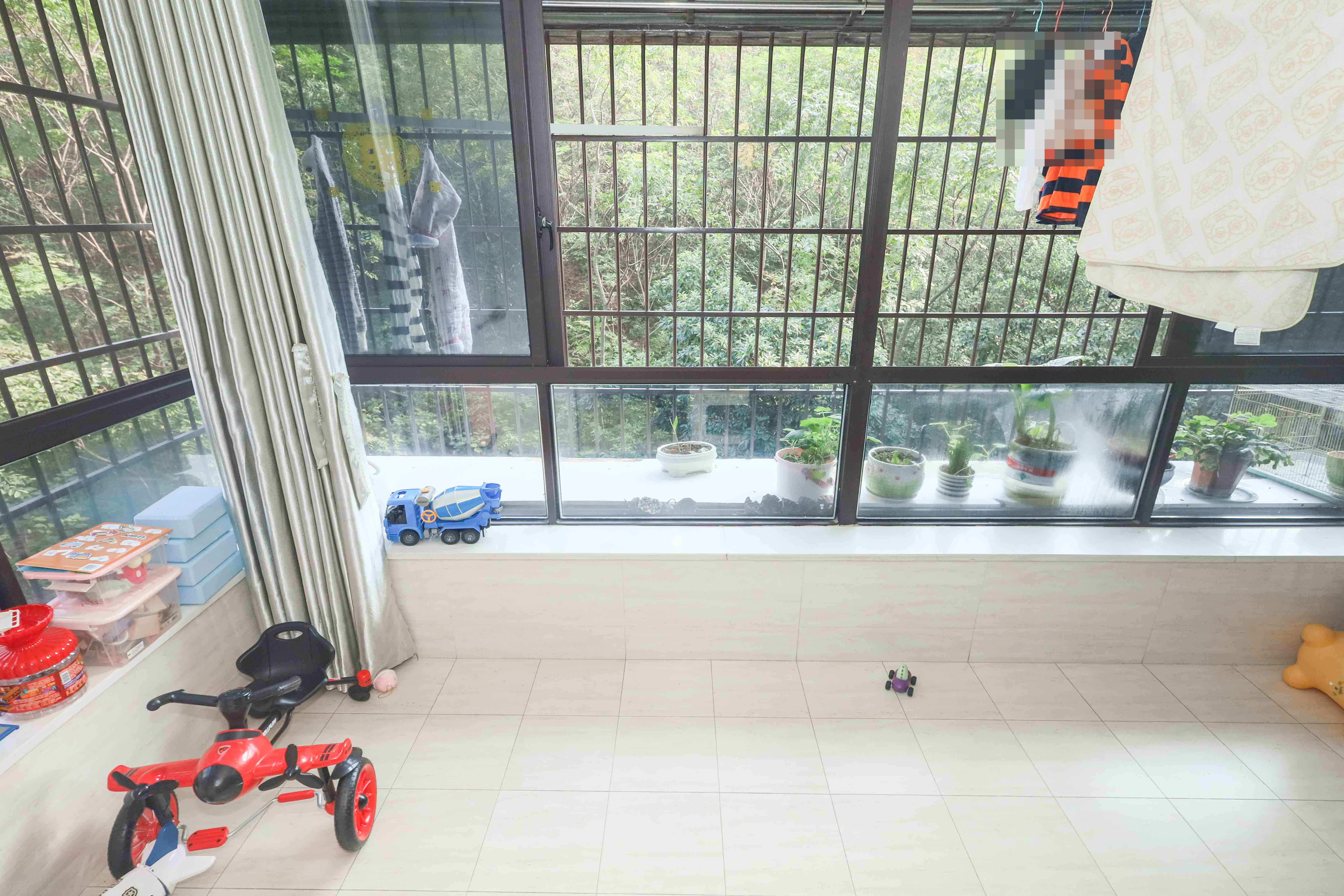 保利麓谷林语F区 4室2厅2卫 95.0万 保利麓谷林语F区 4室2厅2卫 95.0万阳台