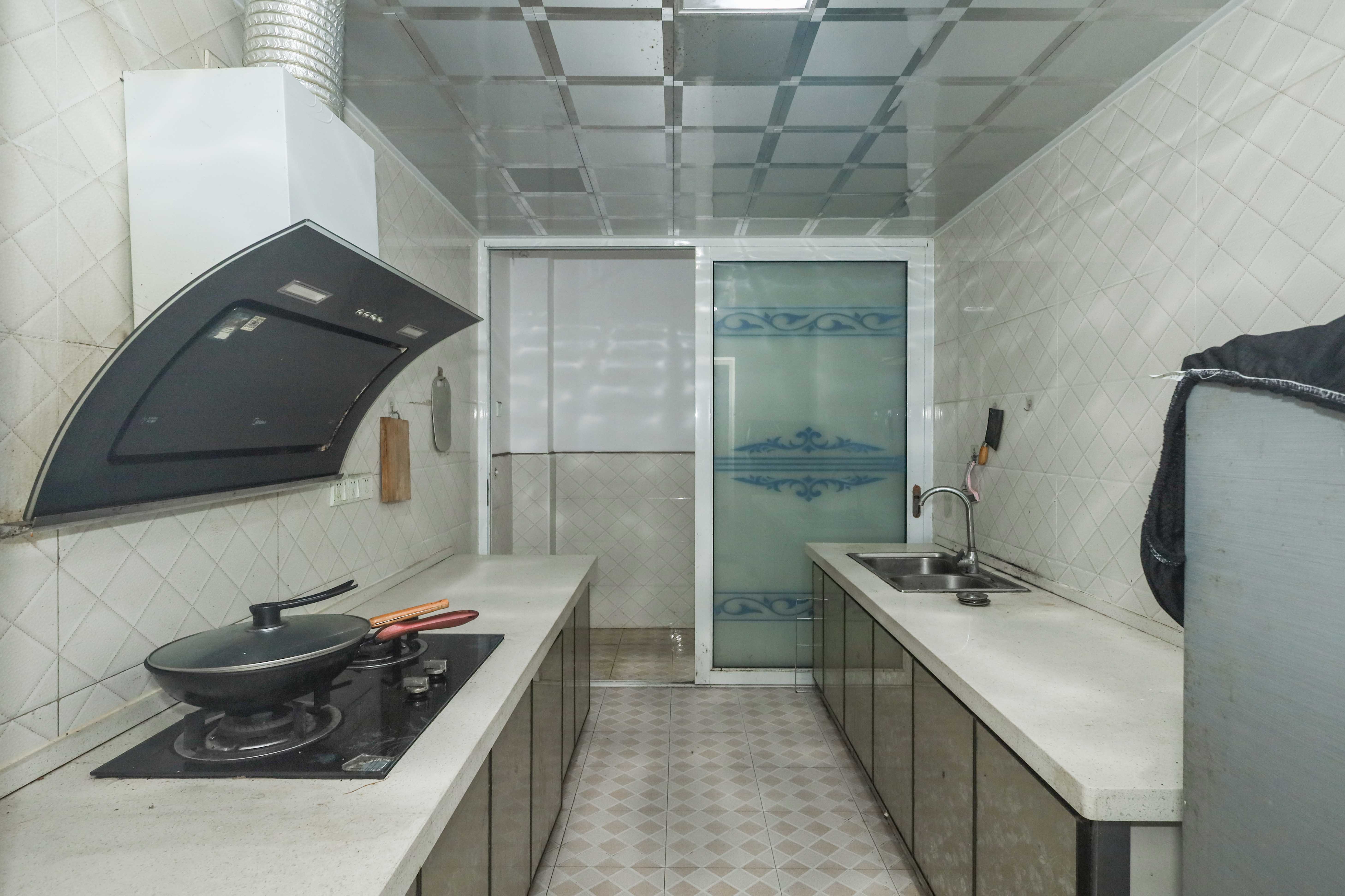 保利麓谷林语E区  4室2厅1卫    96.0万 保利麓谷林语E区  4室2厅1卫    96.0万厨房