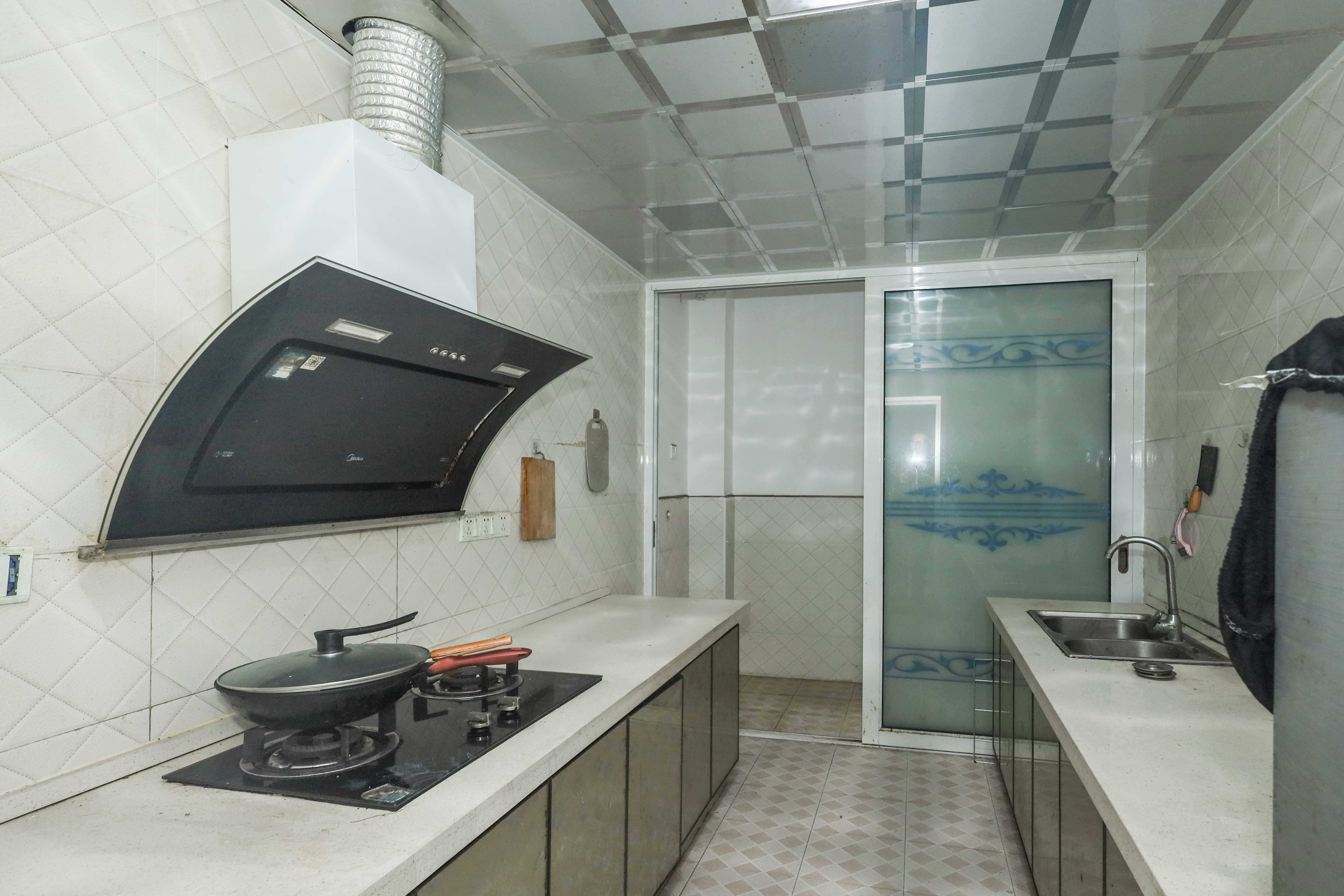 保利麓谷林语E区  4室2厅1卫    96.0万 保利麓谷林语E区  4室2厅1卫    96.0万厨房