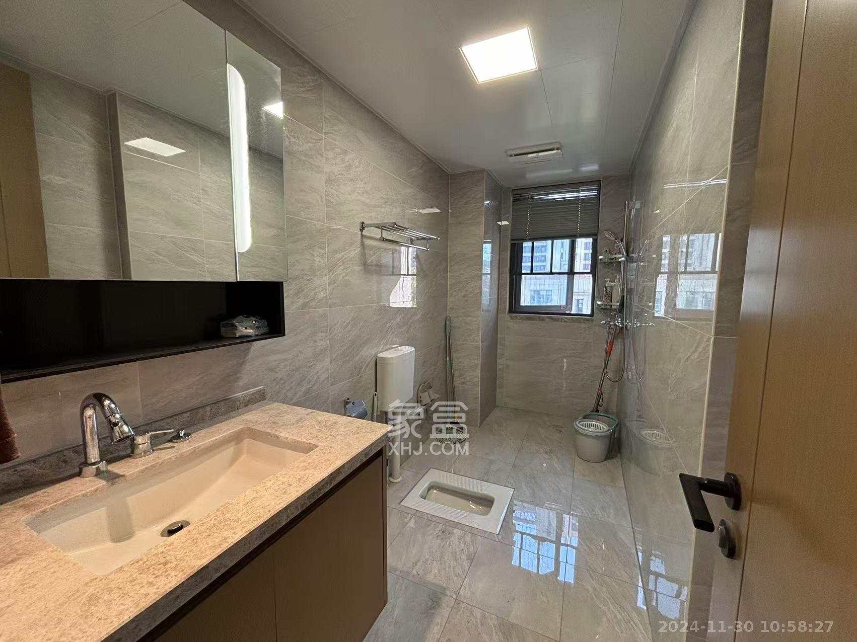 长房雍景湾  3室2厅2卫    3800.0元/月 长房雍景湾  3室2厅2卫    3800.0元/月室内图