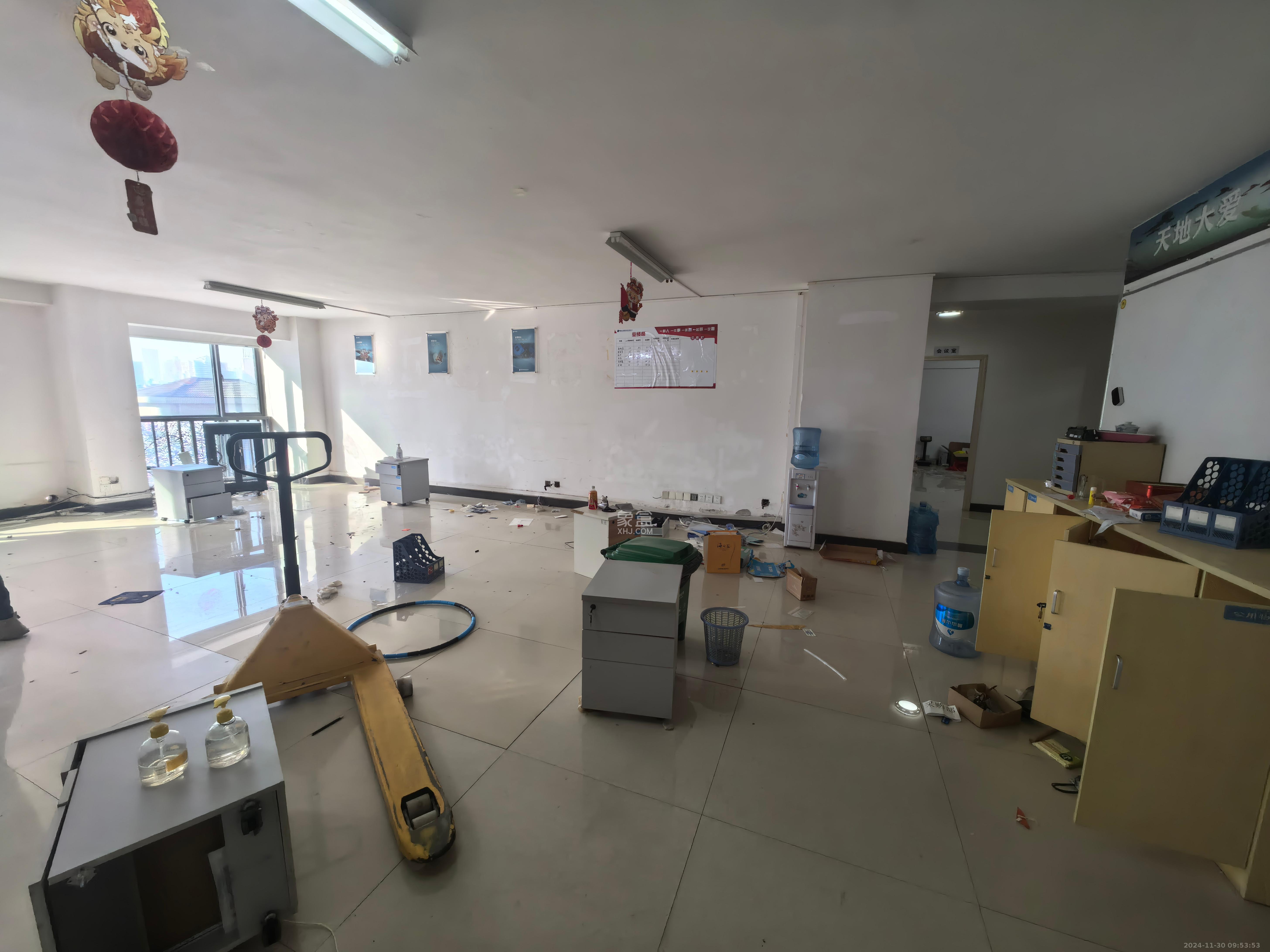 新时代广场  1室2厅1卫    9600.0元/月 新时代广场  1室2厅1卫    9600.0元/月室内图