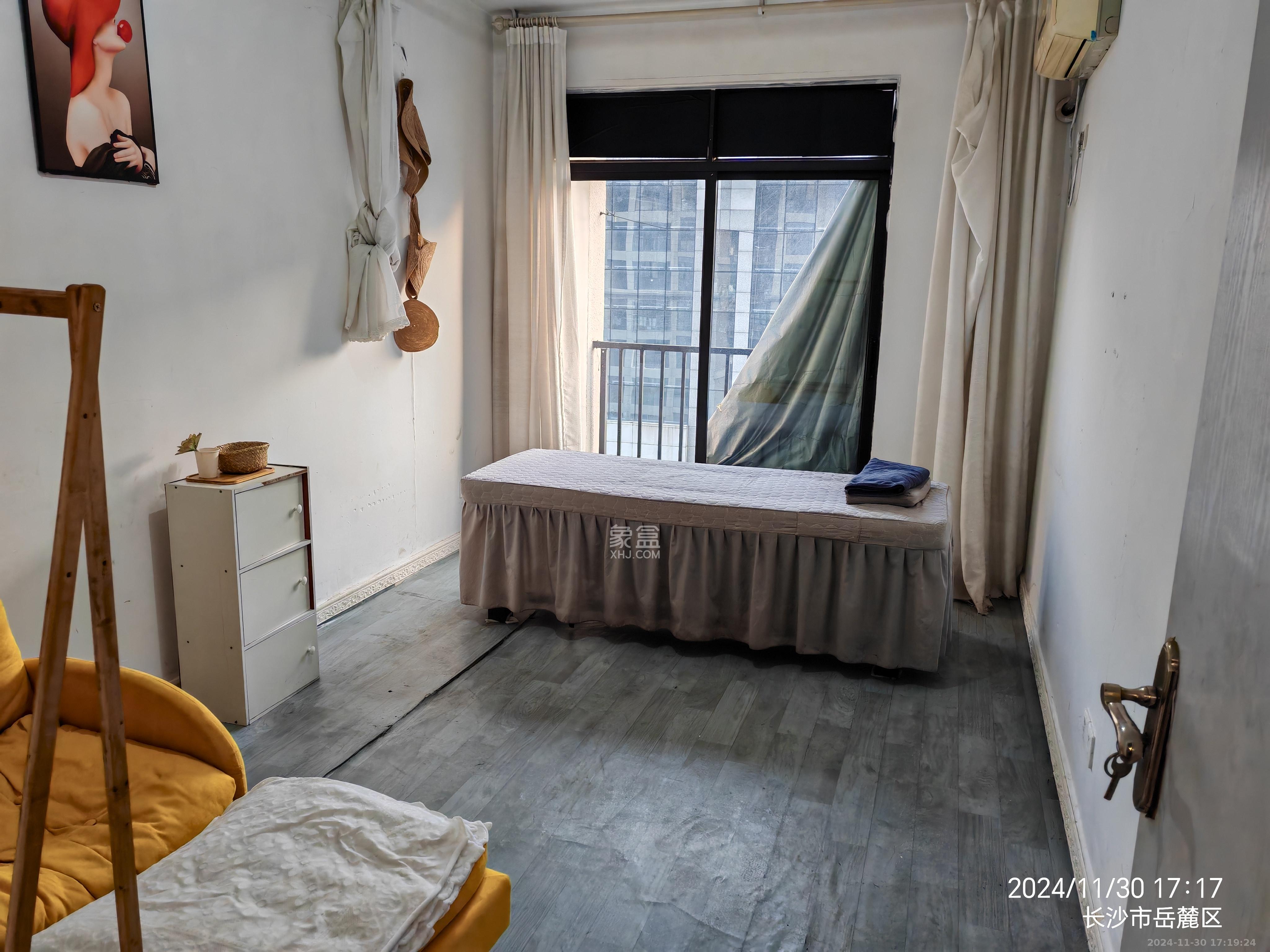 湘腾城市广场 2室2厅1卫 2600.0元/月 湘腾城市广场 2室2厅1卫 2600.0元/月室内图