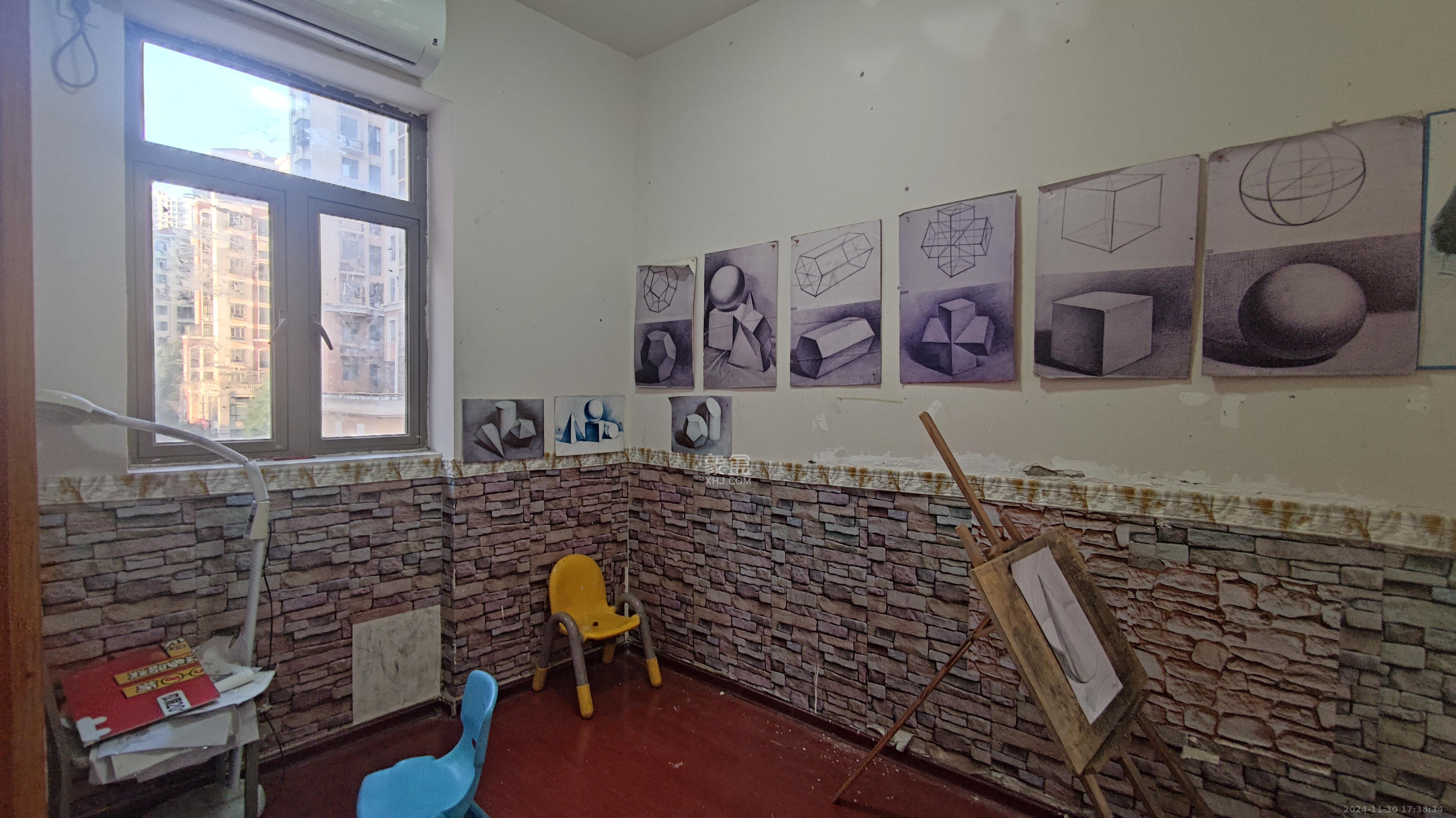 米兰春天 4室2厅2卫 2500.0元/月 米兰春天 4室2厅2卫 2500.0元/月室内图