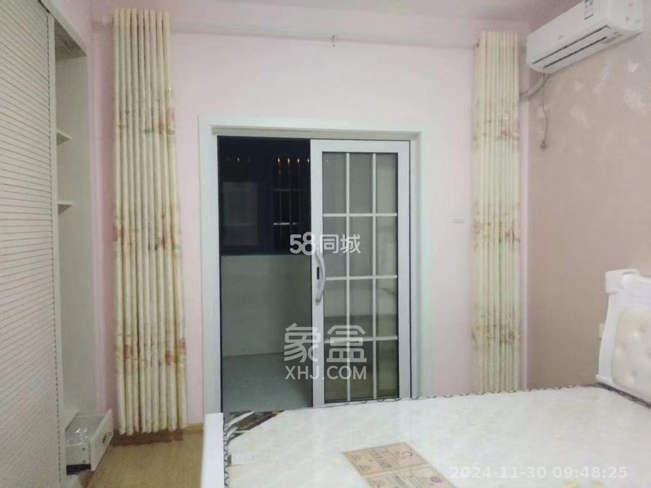 枫景园(春色满园) 4室2厅1卫 2700.0元/月 枫景园(春色满园) 4室2厅1卫 2700.0元/月室内图