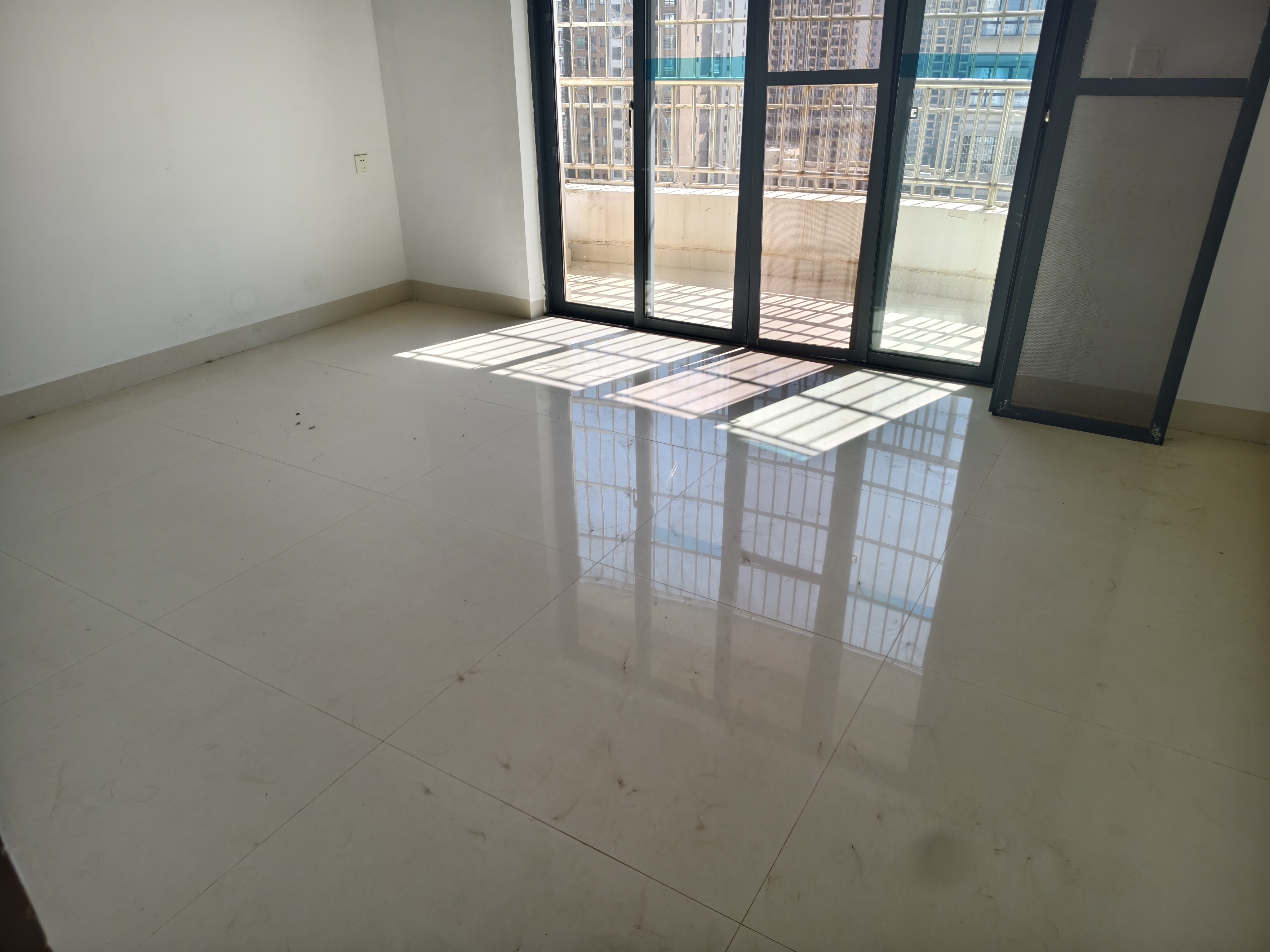 和风绿园 2室2厅1卫 200.0万 和风绿园 2室2厅1卫 200.0万客厅