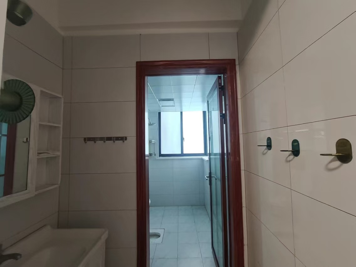 铂金汉宫 1室0厅0卫 2000.0元/月 铂金汉宫 1室0厅0卫 2000.0元/月室内图