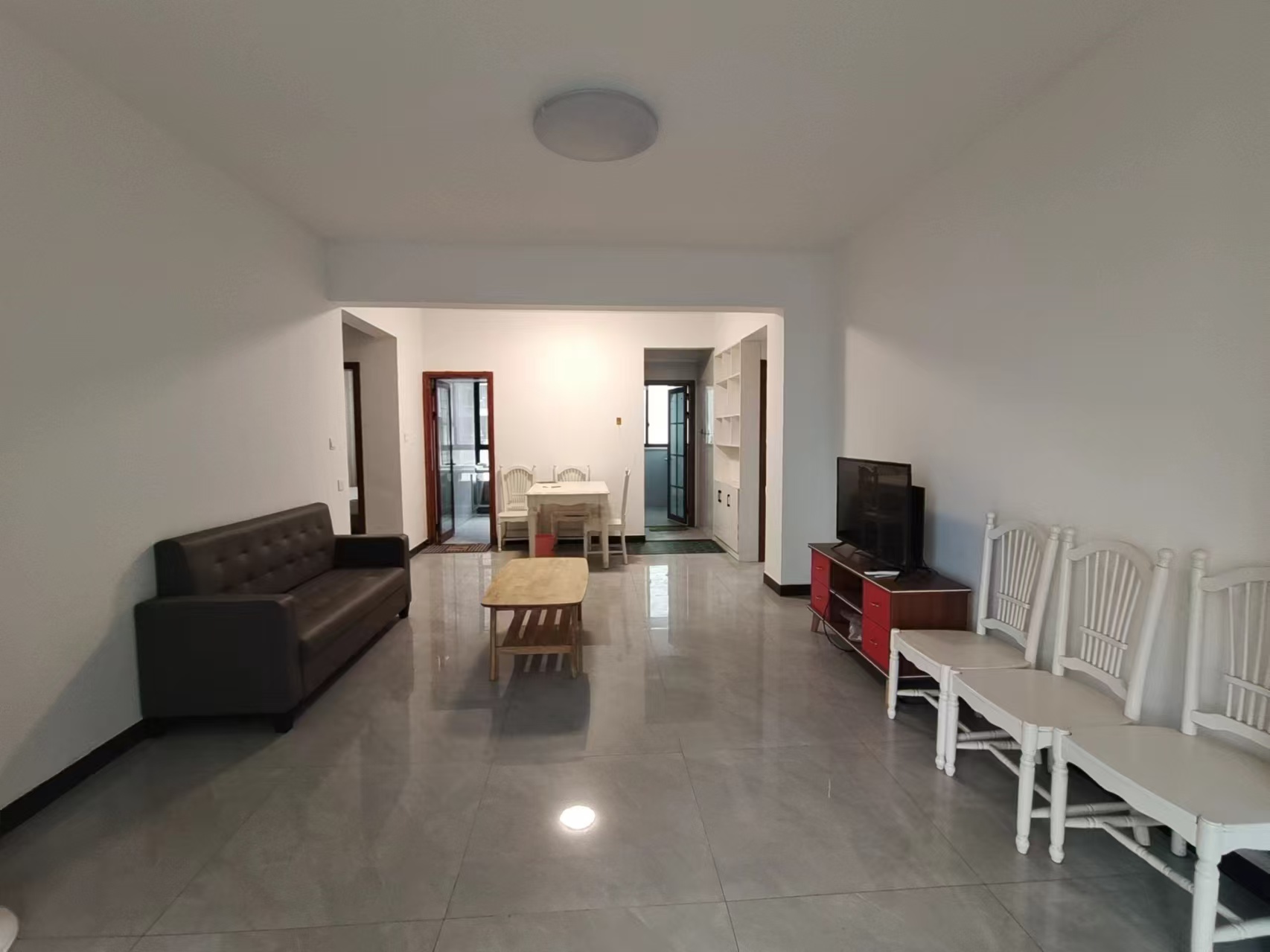 铂金汉宫 1室0厅0卫 2000.0元/月 铂金汉宫 1室0厅0卫 2000.0元/月室内图